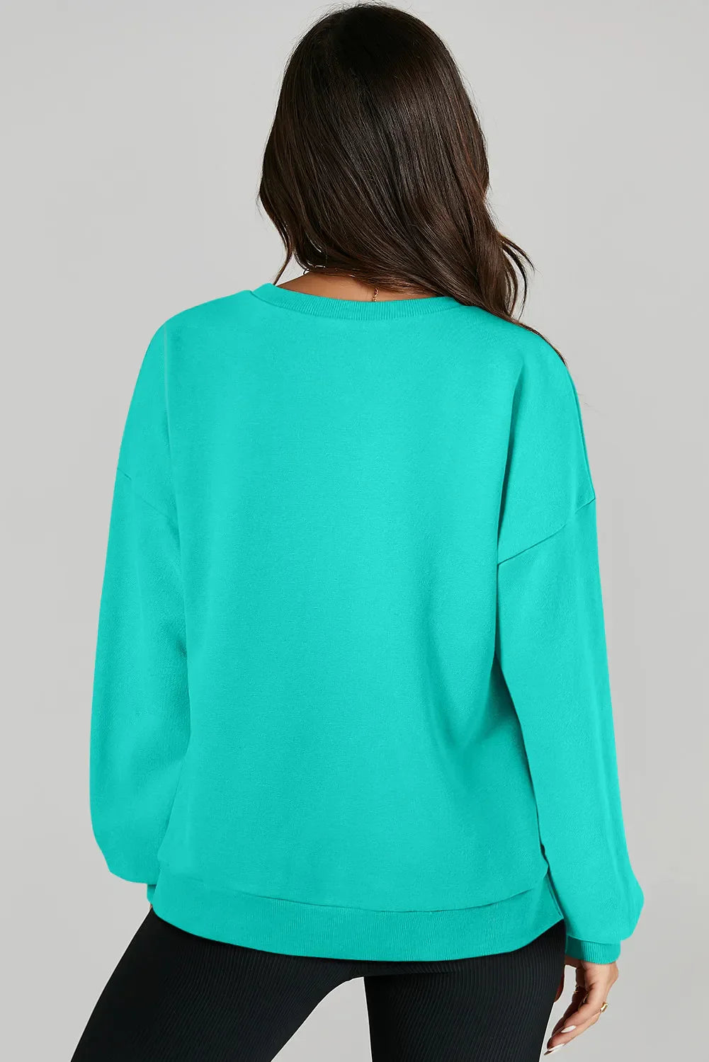 Claudia | Long-sleeved sweatshirt with a high, low crew neck
