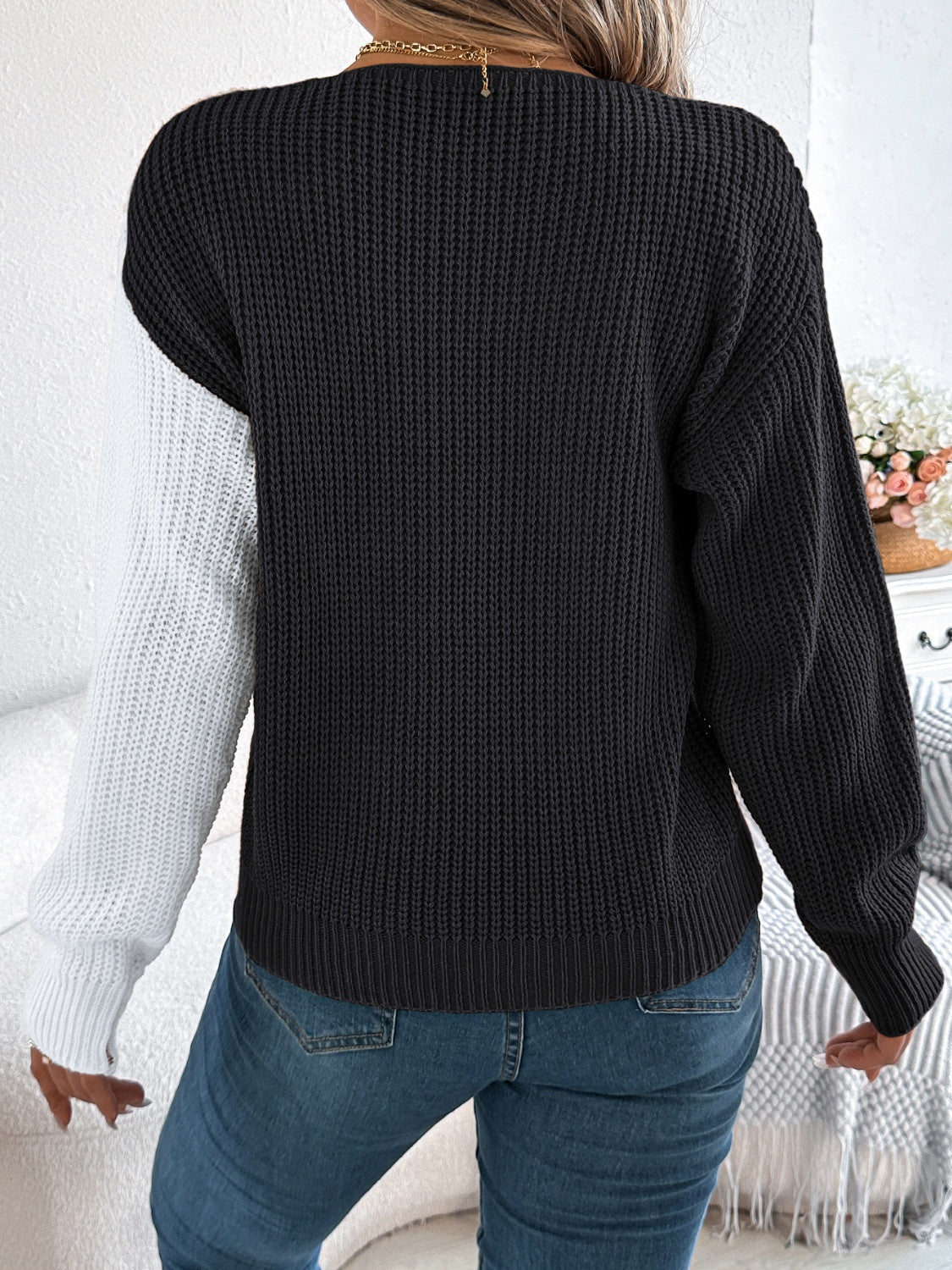 Ornella | Two-tone long-sleeved V-neck sweater