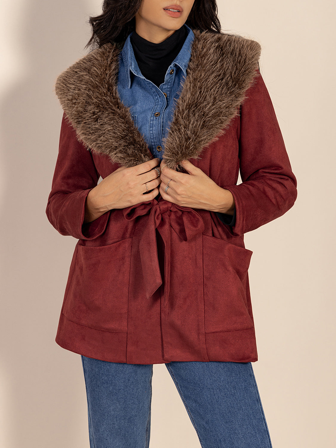 Regina | Fluffy jacket with collar and waist band
