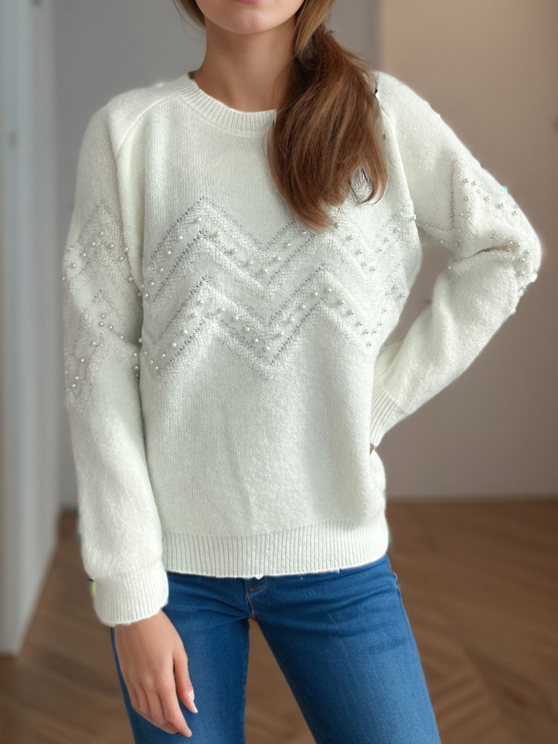 Concepcion | Round neck sweater with raglan sleeves and pearl trim