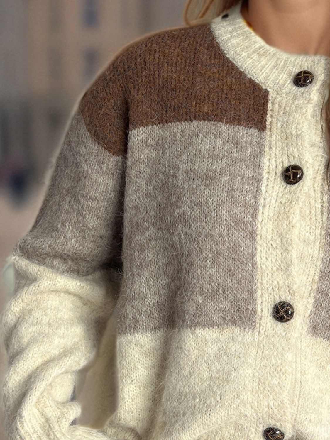 Jacqueline | Color block crew neck cardigan with buttons