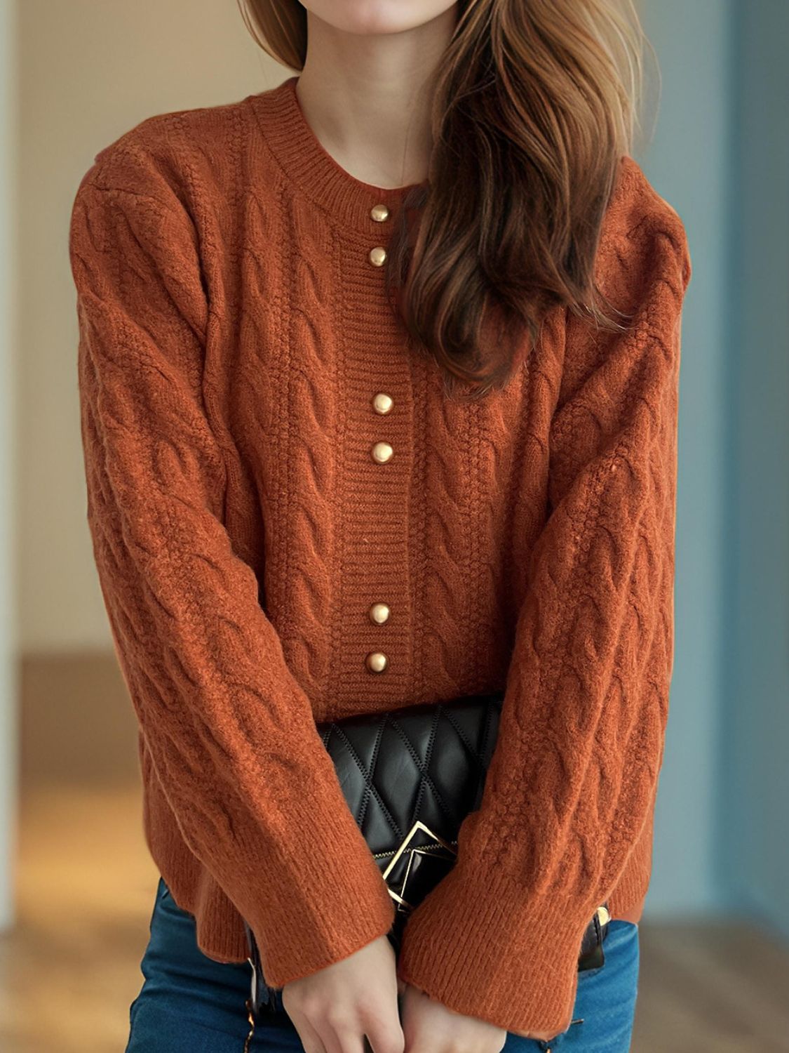 Cristina | Cable knit cardigan with a crew neck and long sleeves
