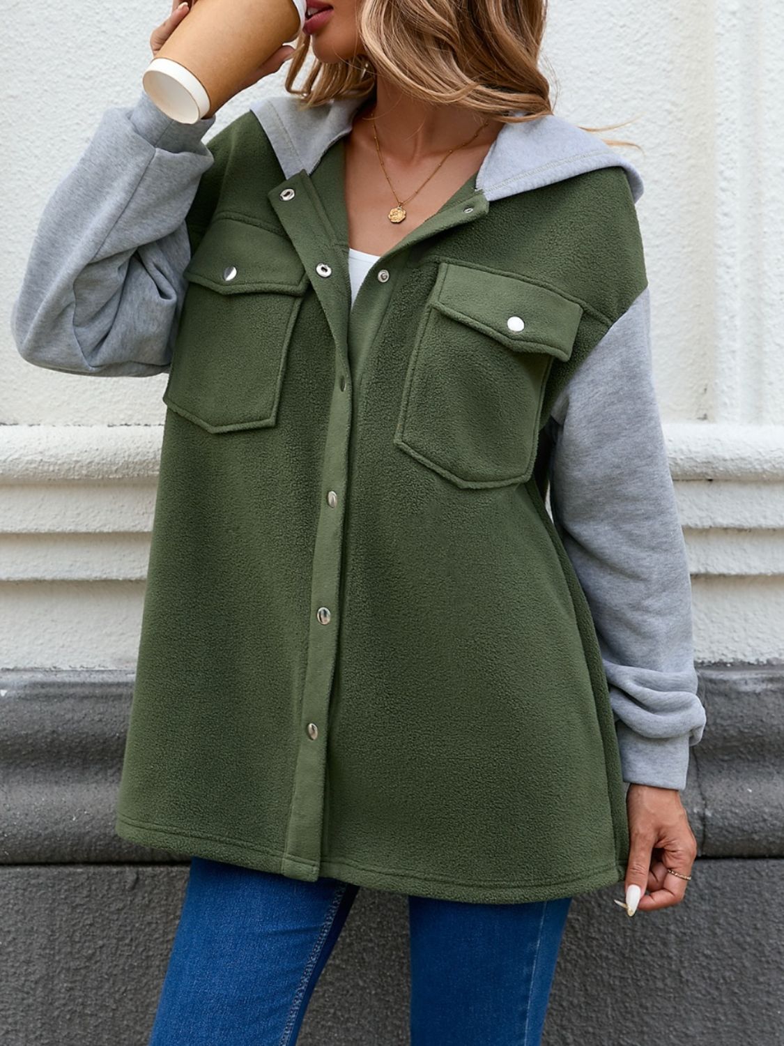 Tatjana | Contrast colored hooded jacket with snap fasteners and pockets