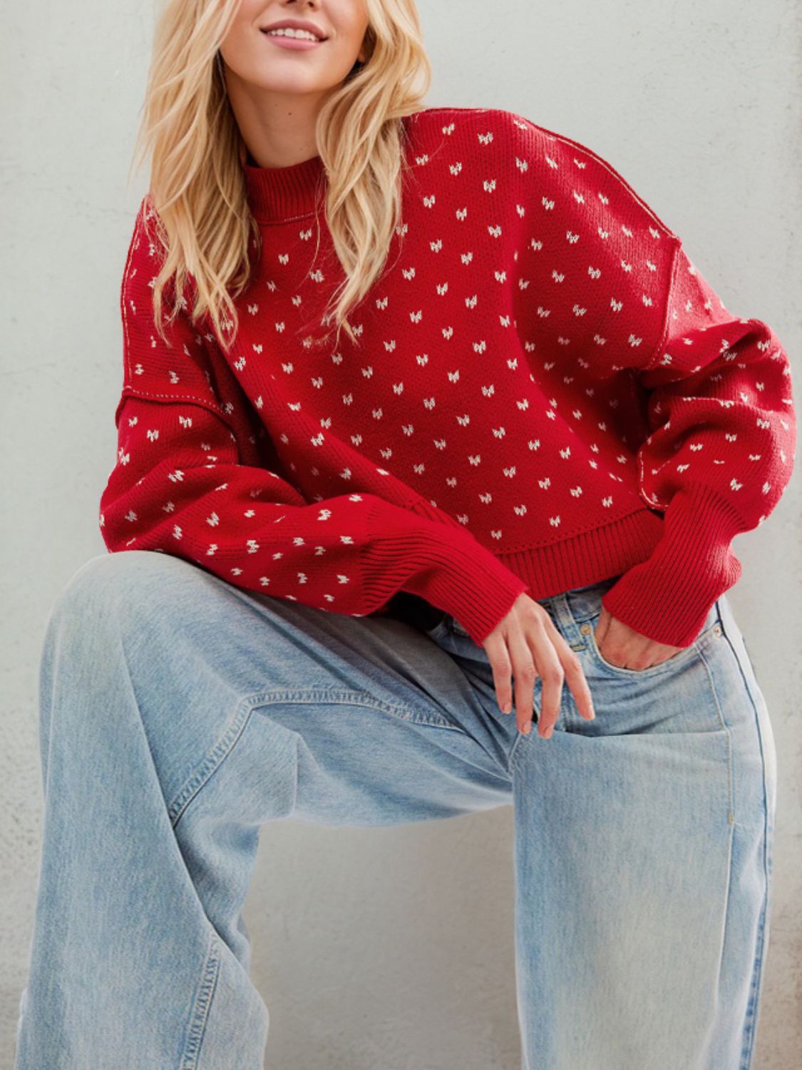 Liselotte | Long-sleeved sweater with a slit and a crew neck