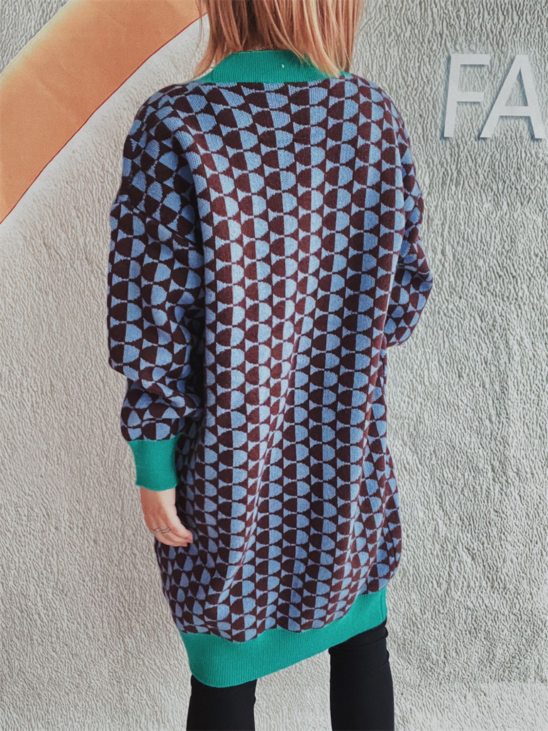 Fabiola | Geometric cardigan with buttons and contrast trim