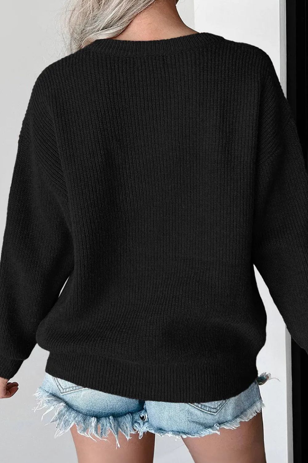 Greta | Long-sleeved sweater with a contrasting letter crew neck