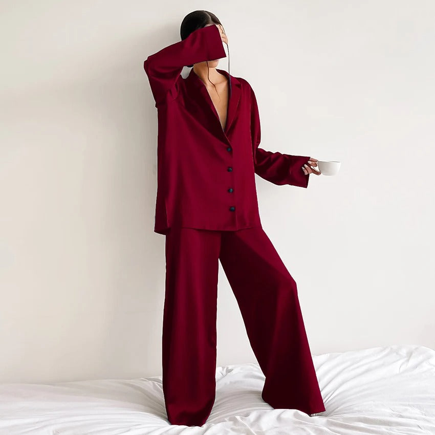 Iris® | Oversized pajama set with silky elegance