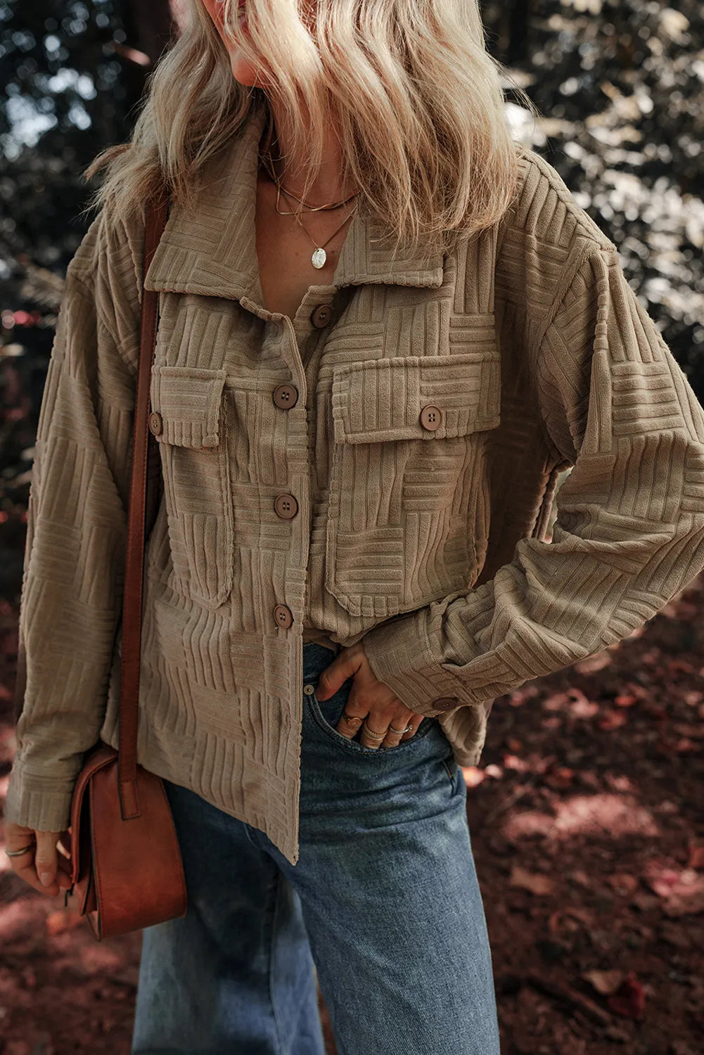 Vanja | Structured, long-sleeved shirt jacket with pockets and a collar