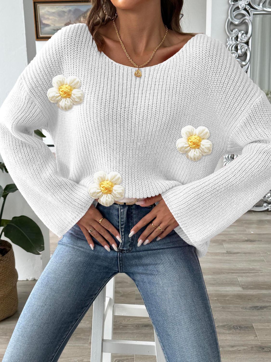 Mirjam | Long-sleeved sweater with a floral crew neck