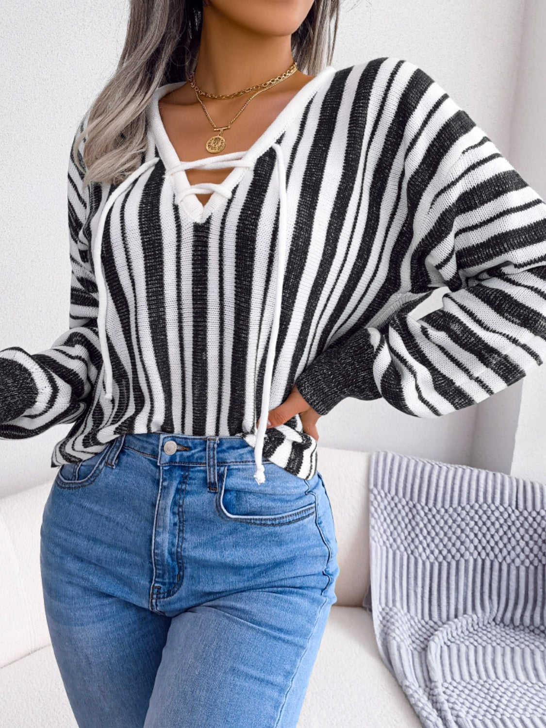 Isadora | Striped long-sleeved sweater with lacing