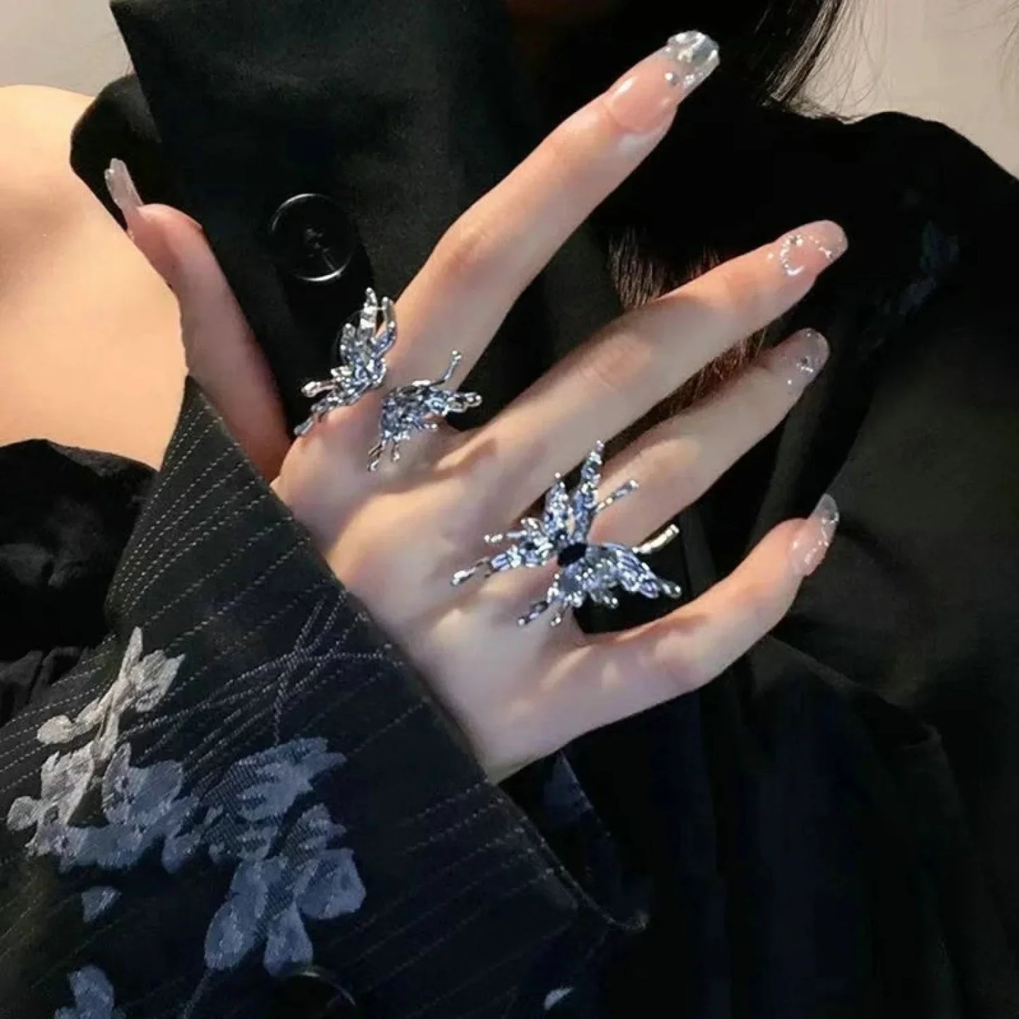 Dark Y2K Butterfly Fluid Metal Circle
