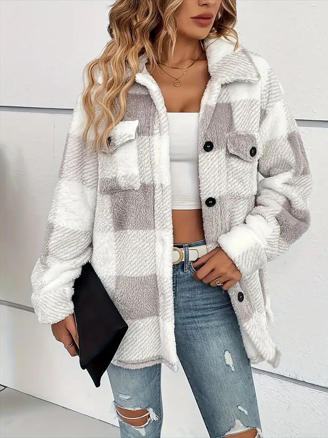 Nadia | Checked plush coat with dropped shoulders and long sleeves