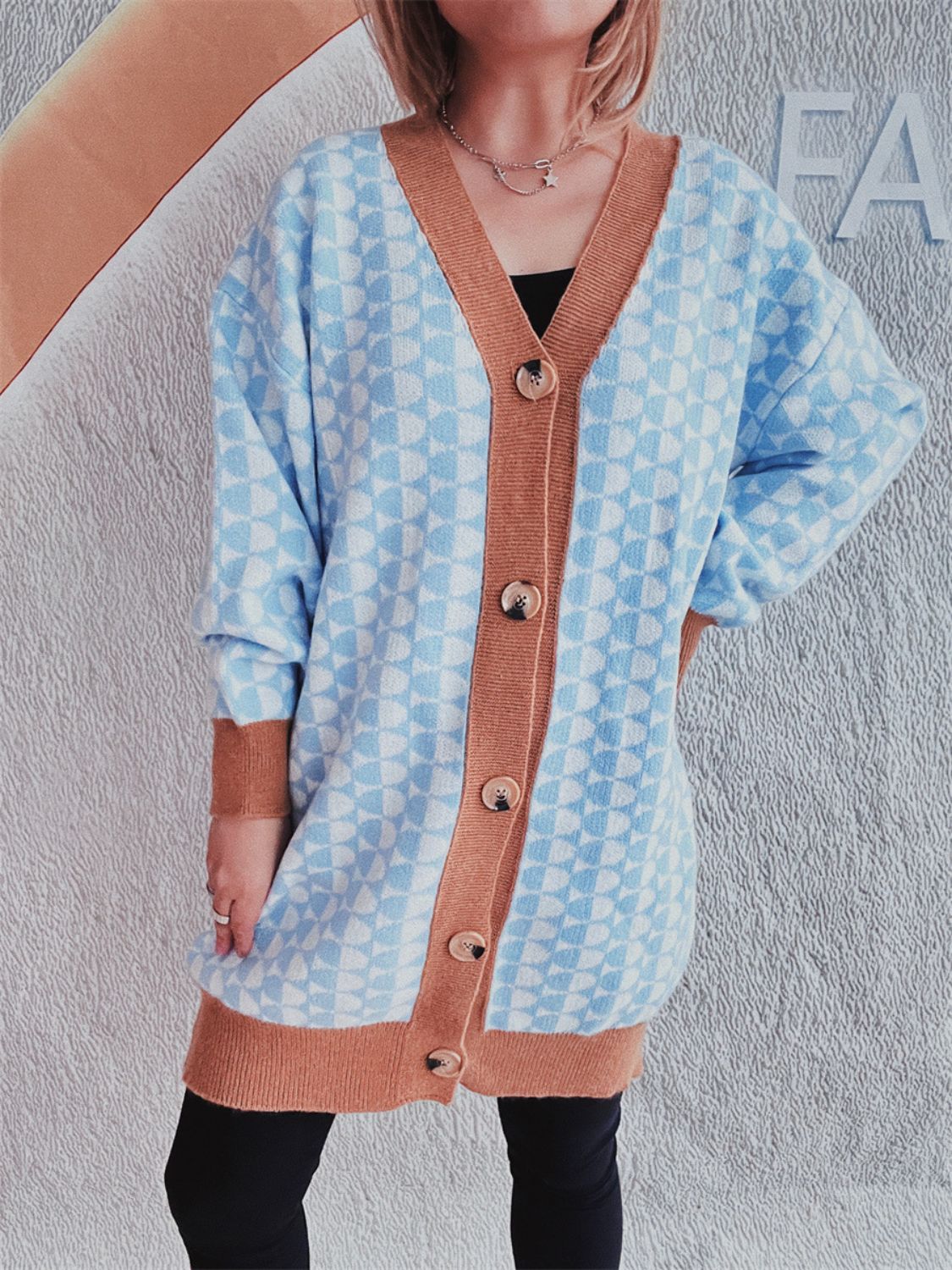 Fabiola | Geometric cardigan with buttons and contrast trim