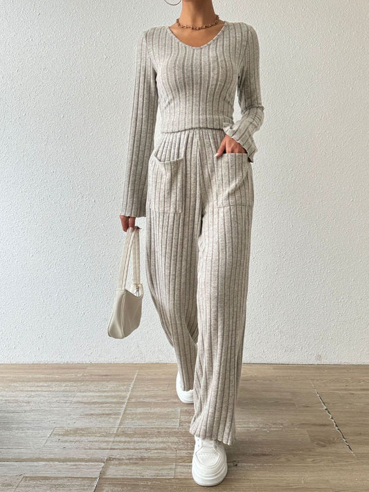 Rocio | Set consisting of a ribbed long-sleeved V-neck shirt and trousers with pockets