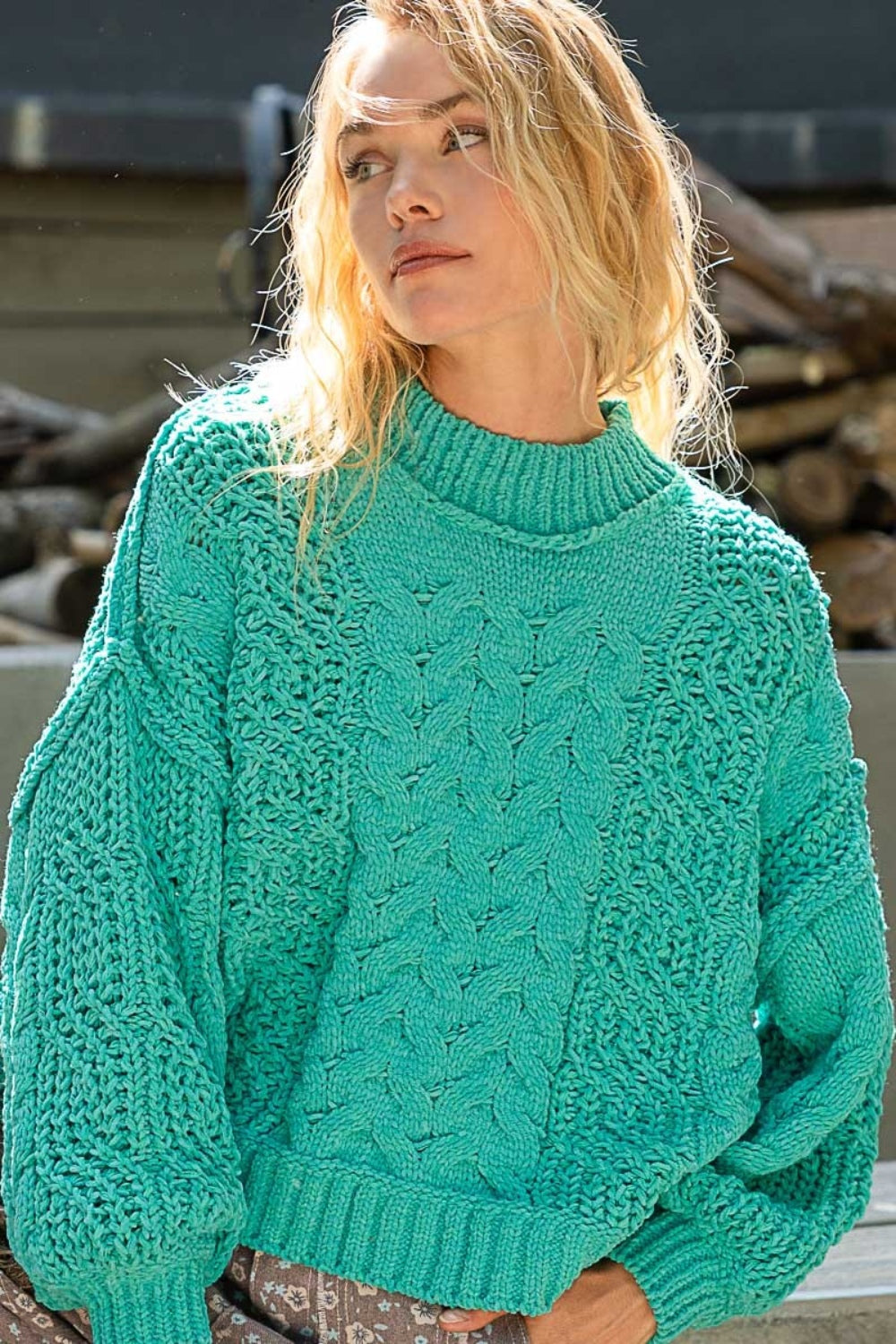 Aneta | Sweater with stand-up collar and cable knit