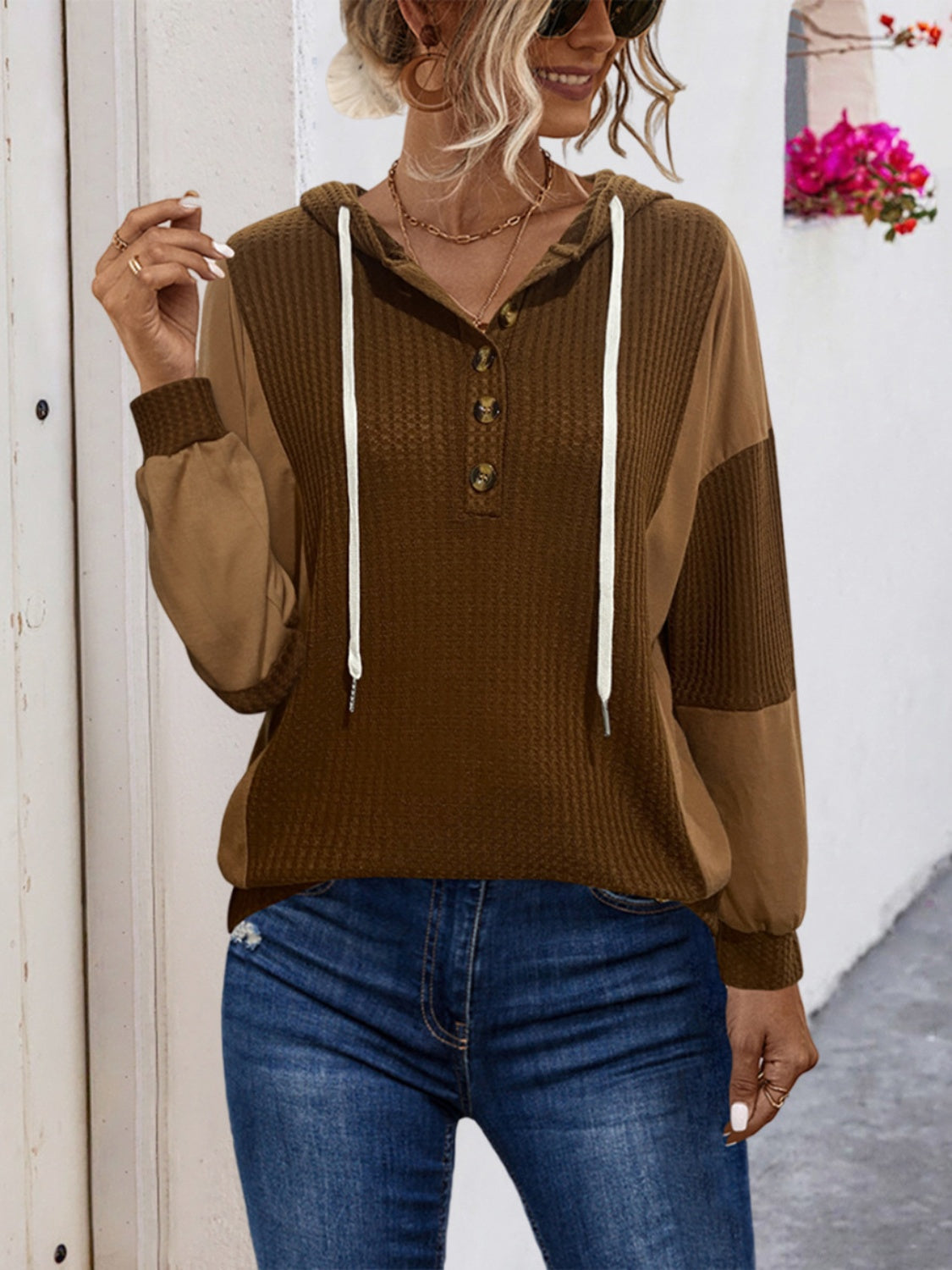 Vittoria | Contrast drawstring hoodie with long sleeves