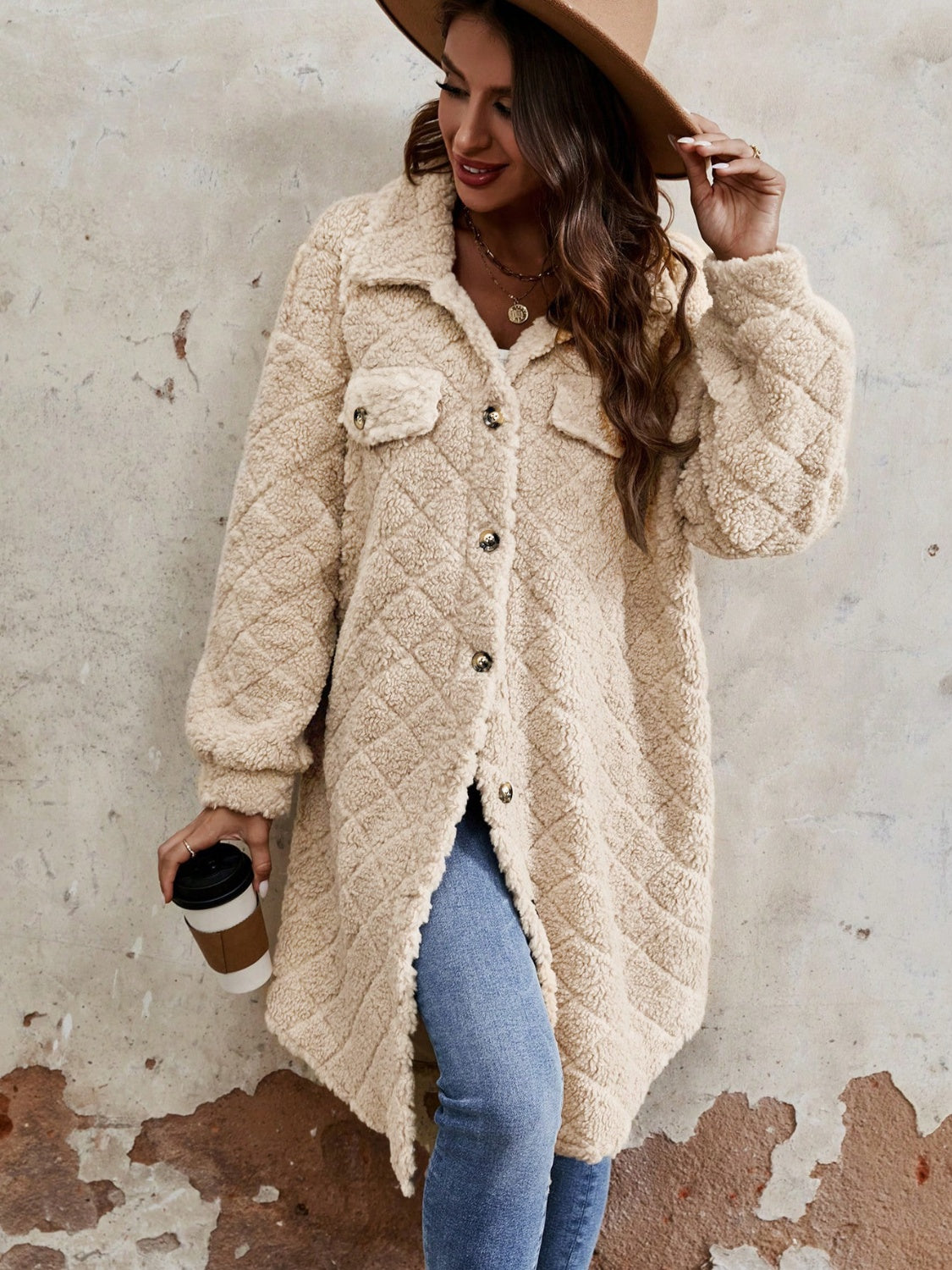 Bettina | Fluffy, buttoned, long-sleeved coat with dropped shoulders