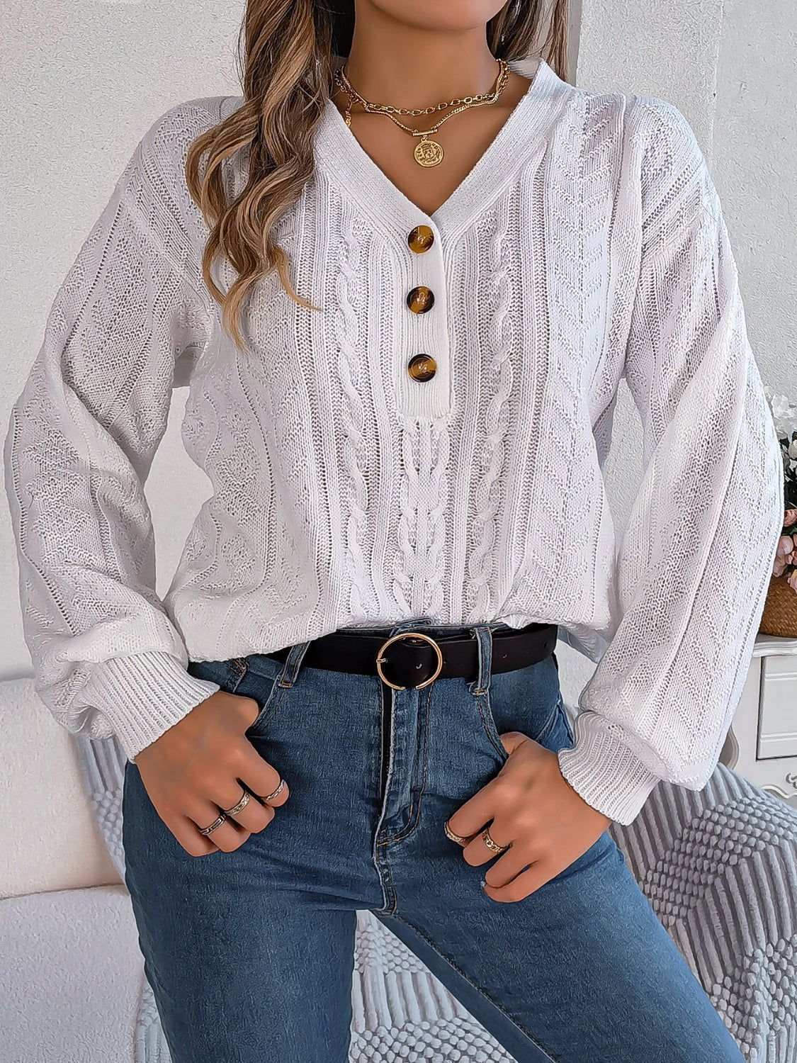 Maite | Long-sleeved sweater with cable knit and V-neck
