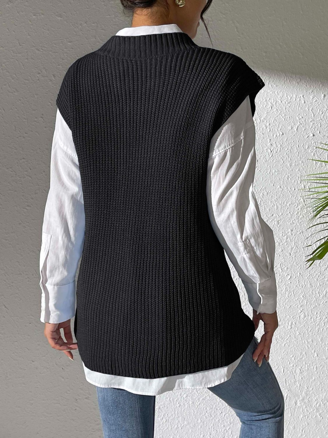 Ida | V-neck sweater vest