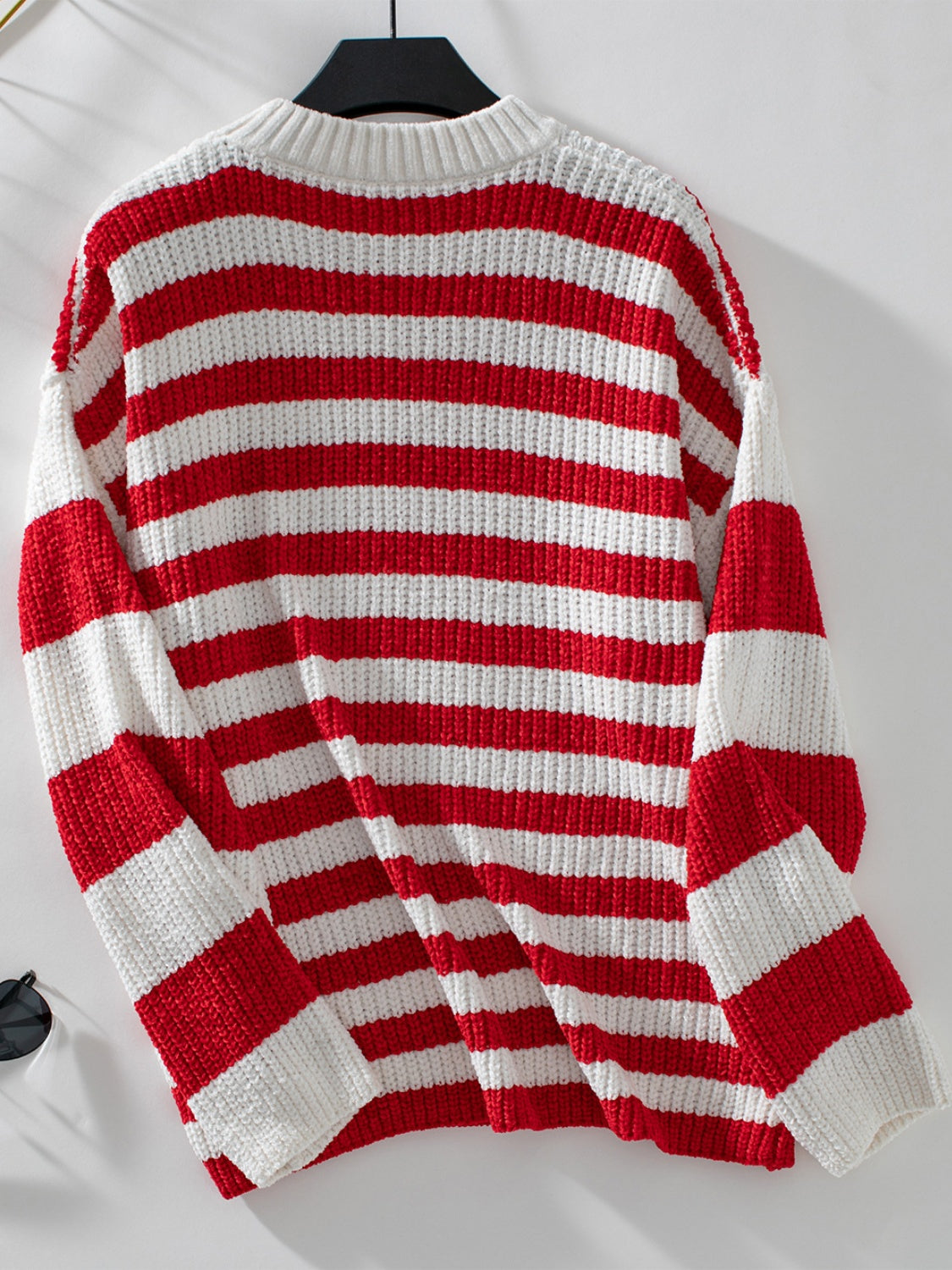 Karen | Striped long-sleeved sweater with a crew neck