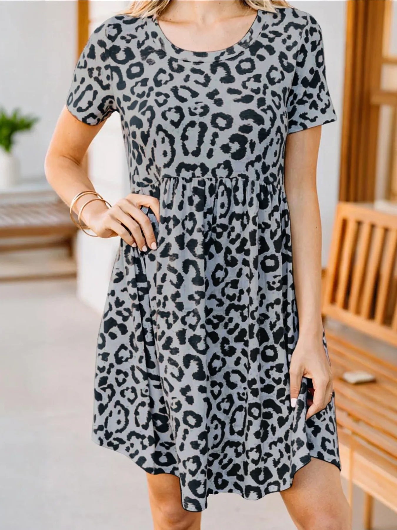 Ilaria® | Casual Short Sleeve Leopard Print Mini Dress