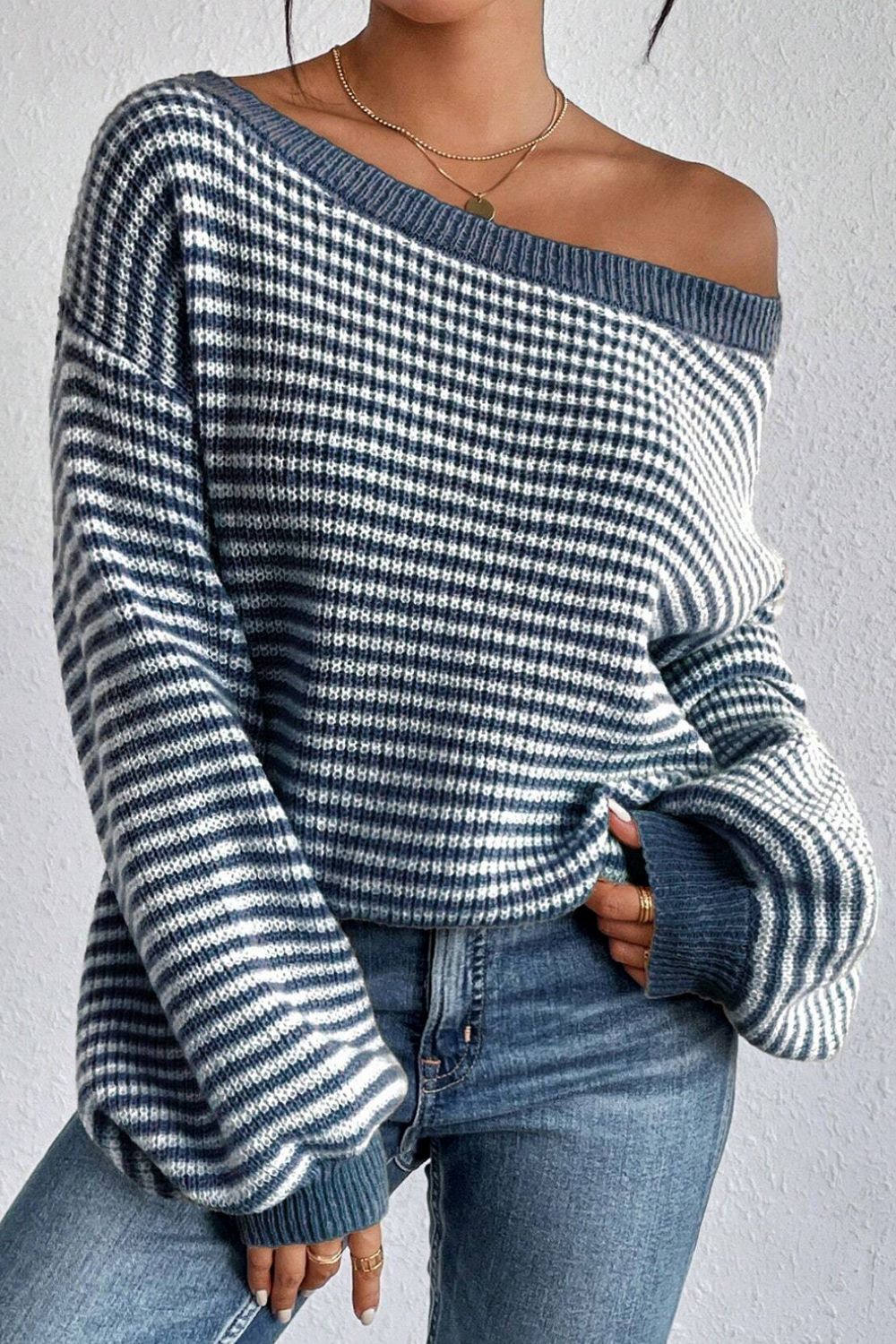 Noelia | Striped long-sleeved sweater with a boat neck