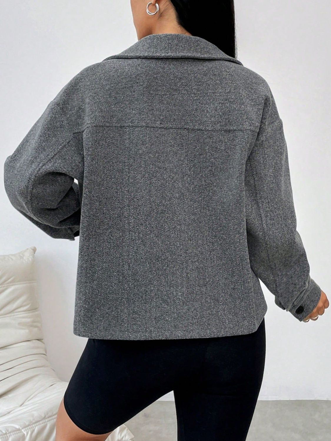 Henriette | Long-sleeved outerwear with a button placket and dropped shoulders