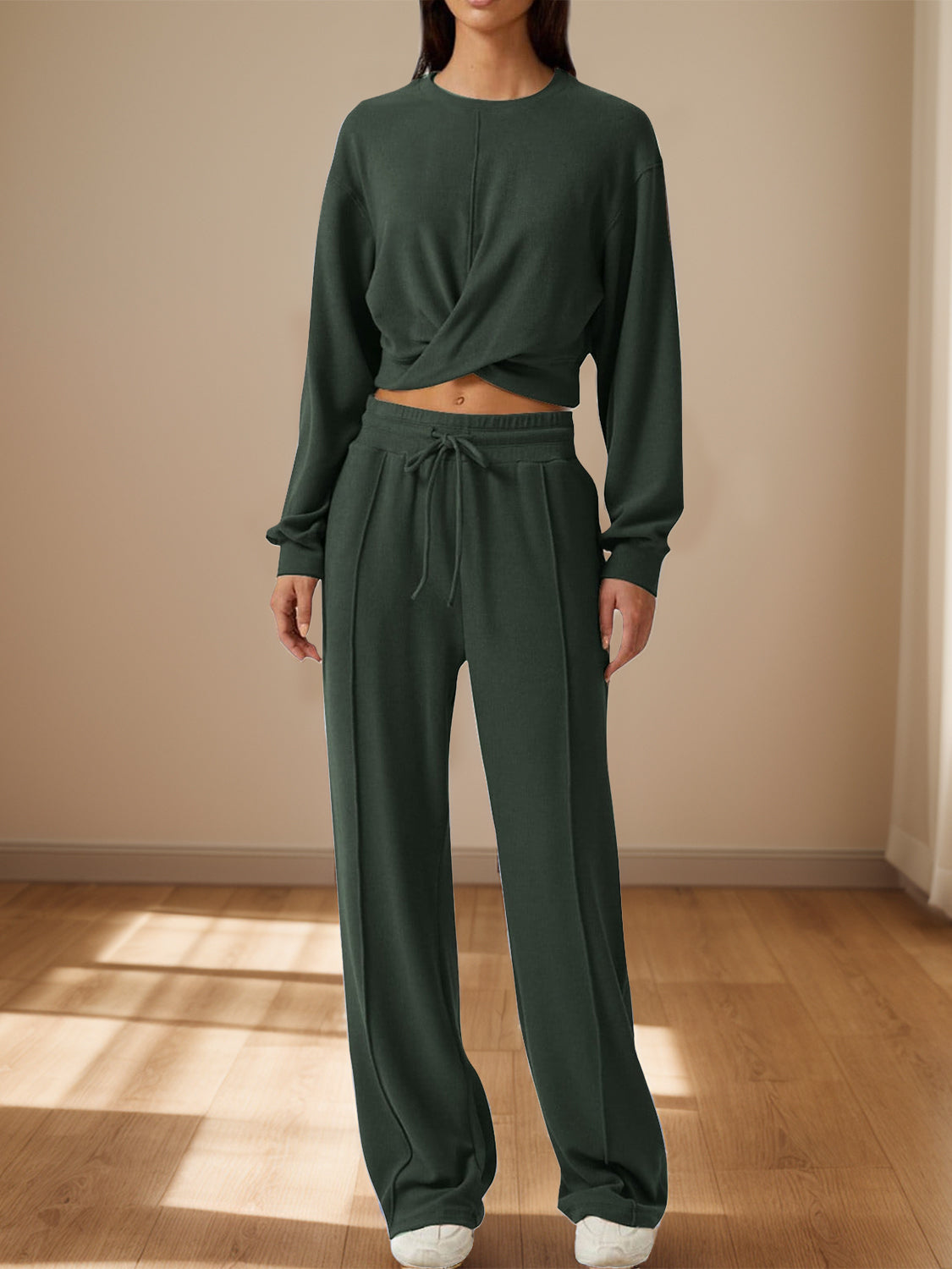 Gina | Set consisting of a crossover crew neck top and drawstring trousers