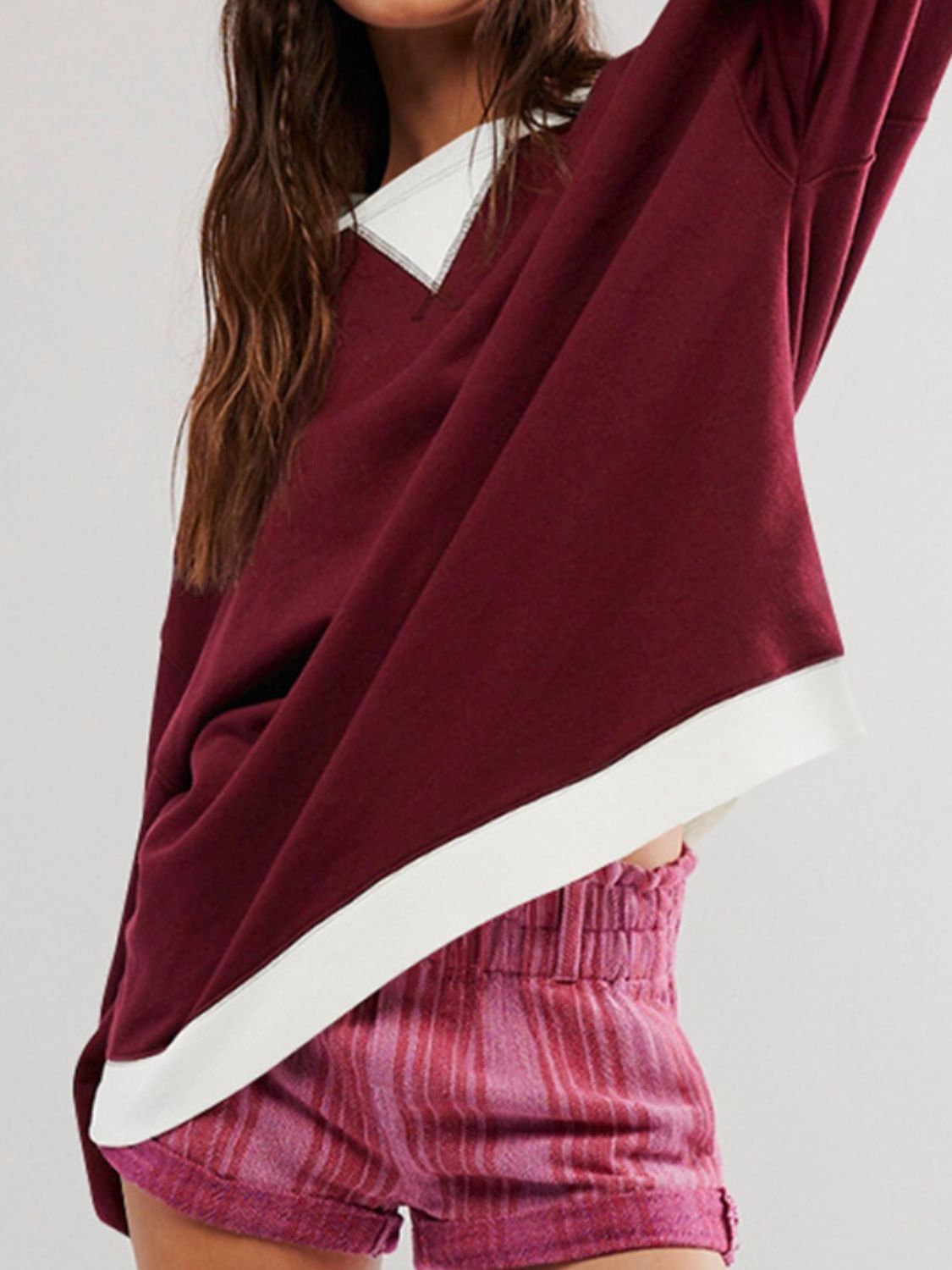 Ilona | Contrasting long-sleeved sweatshirt with dropped shoulders
