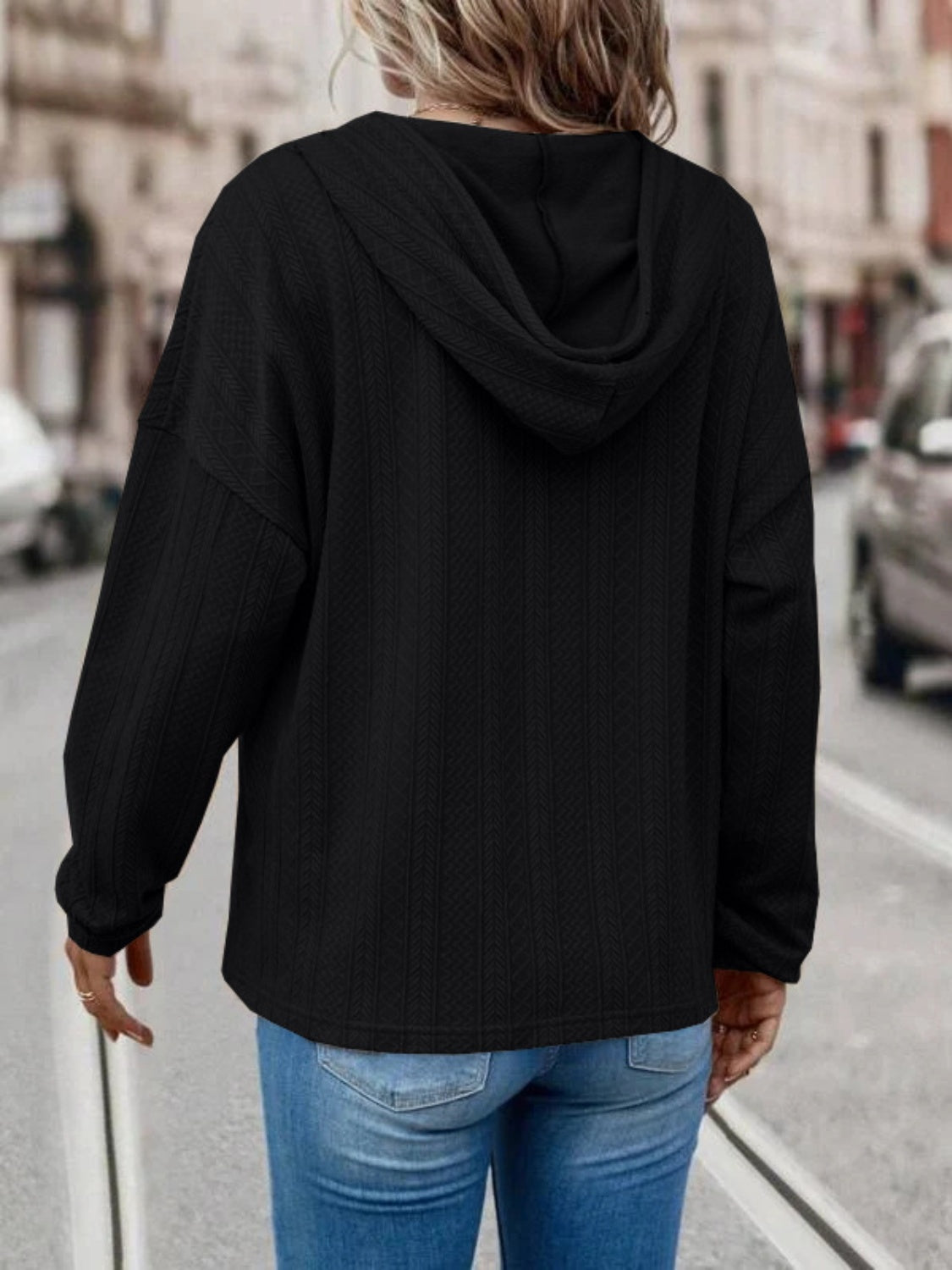 Carolina | Long sleeve hoodie with drawstring and dropped shoulders