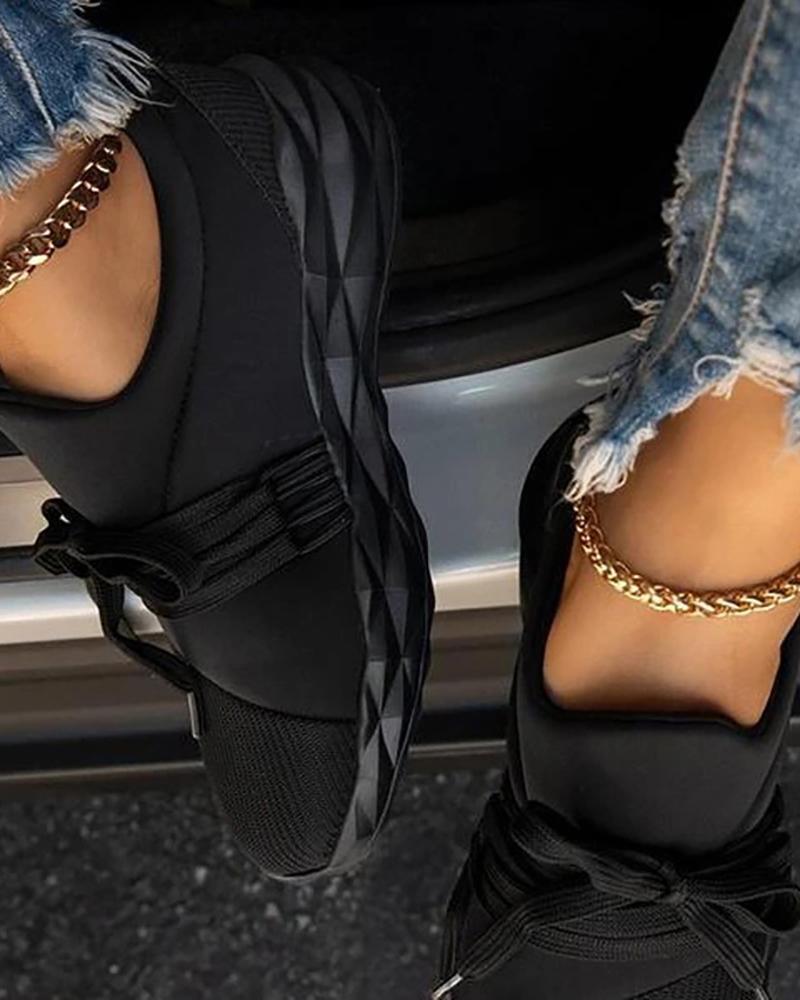 Nina | Custom-made orthopedic casual shoes.
