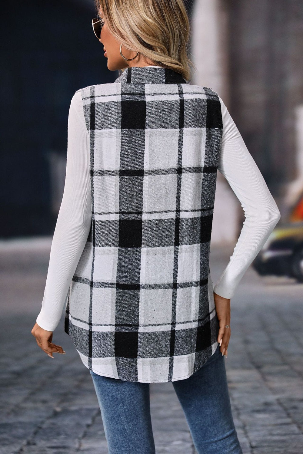 Olivia | Checked vest coat with buttons
