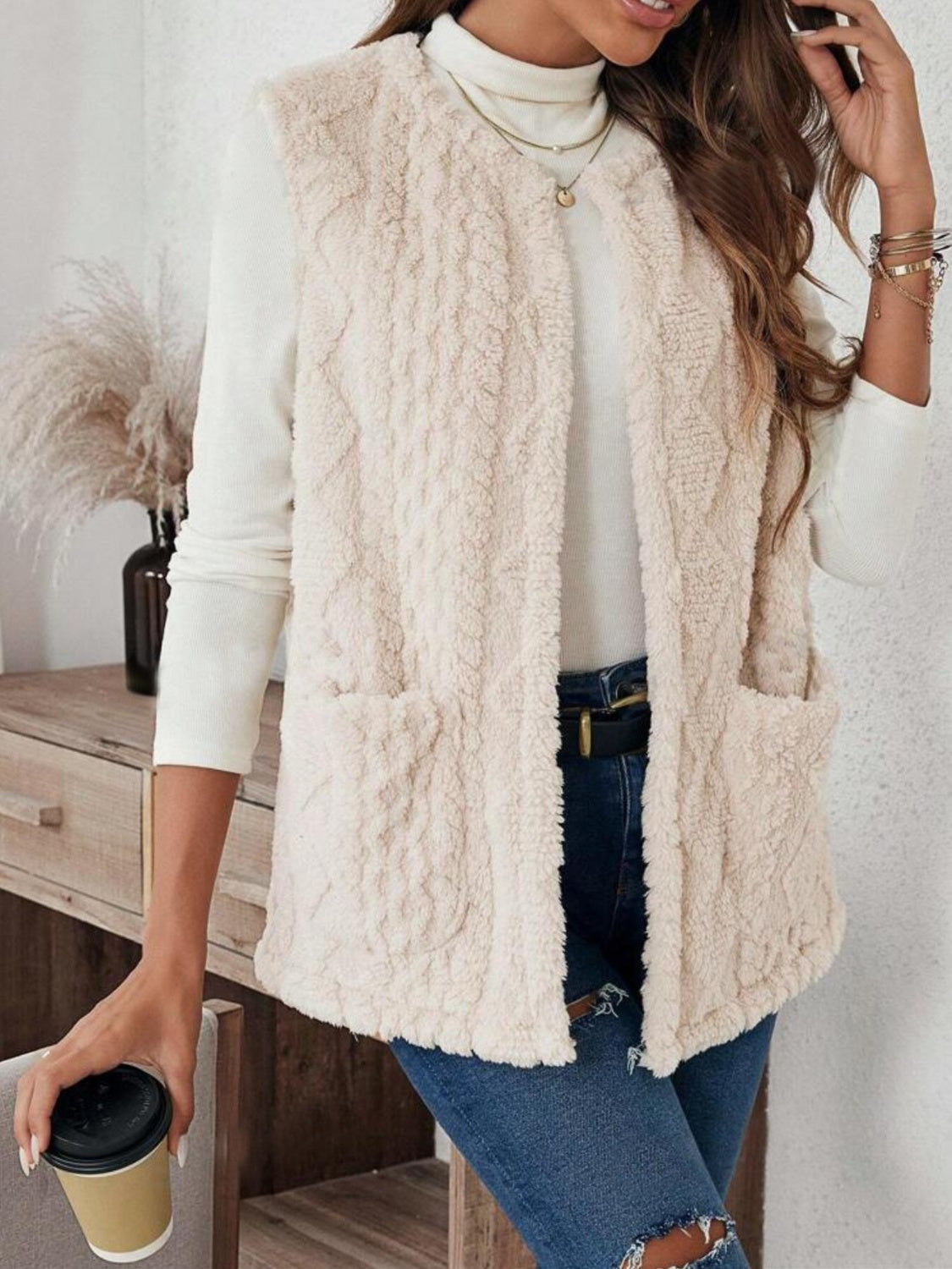 Graciela | Fluffy vest with open front and pockets