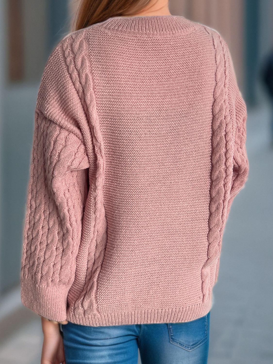 Celeste | Long-sleeved cable-knit sweater with a crew neck