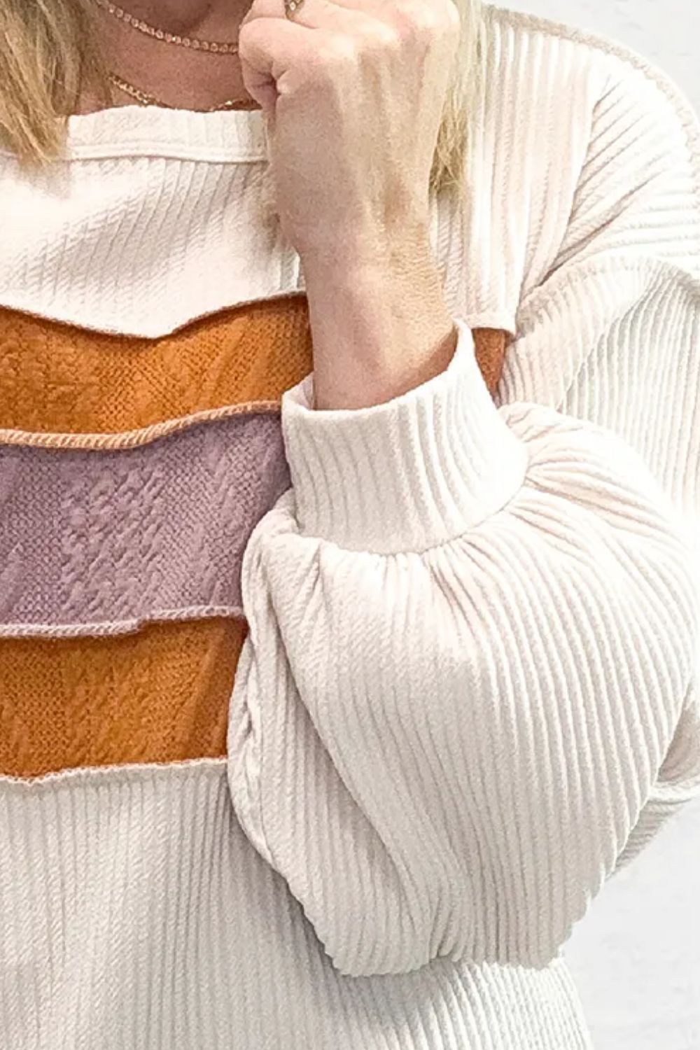 Therese | Contrasting long-sleeved top with a crew neck