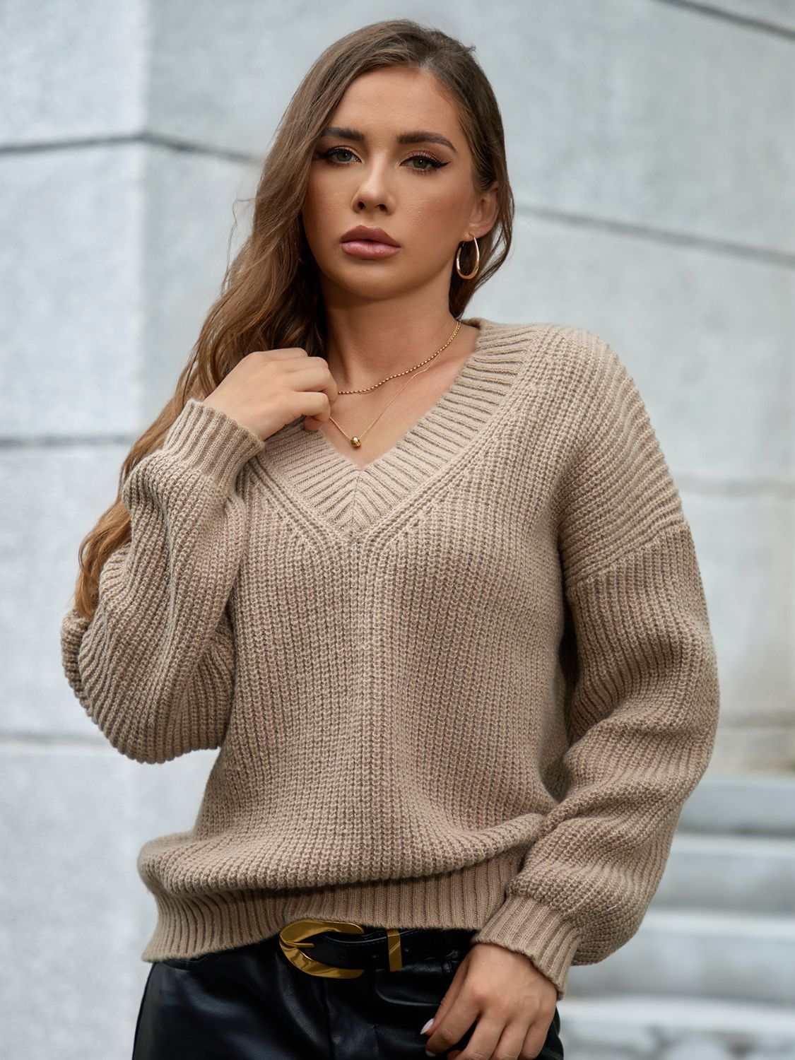 Gisela | Long-sleeved sweater with a V-neck and dropped shoulders