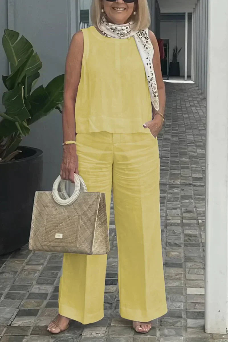 Giovanna® | Elegant Sleeveless Outfit