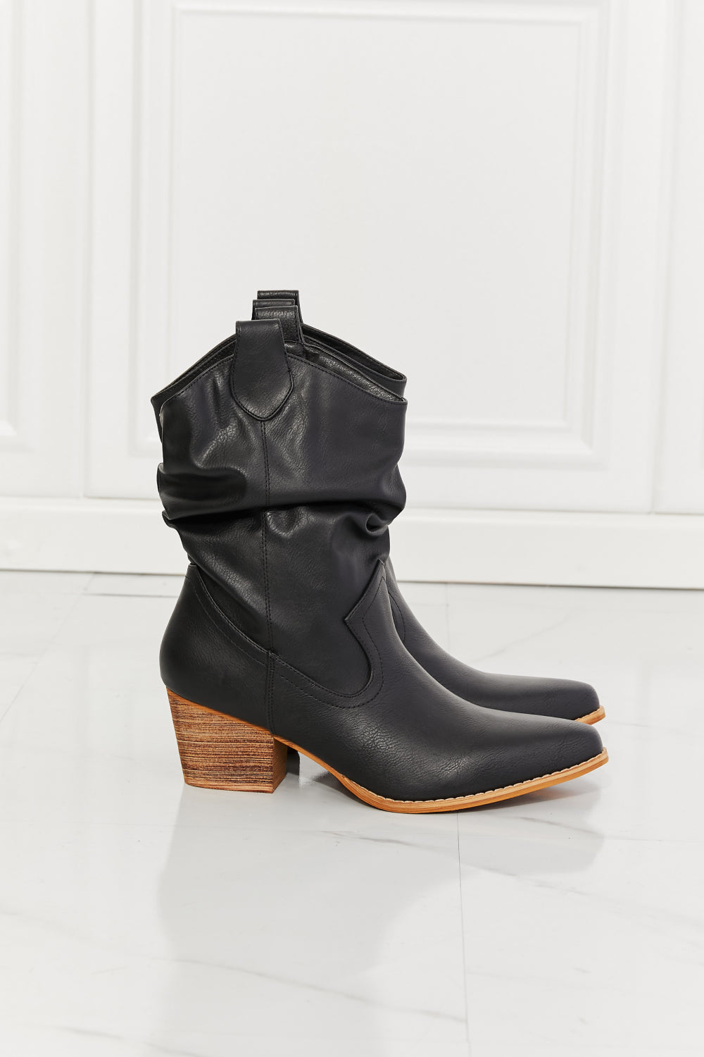 Gabriela | Elegant and detailed support boots