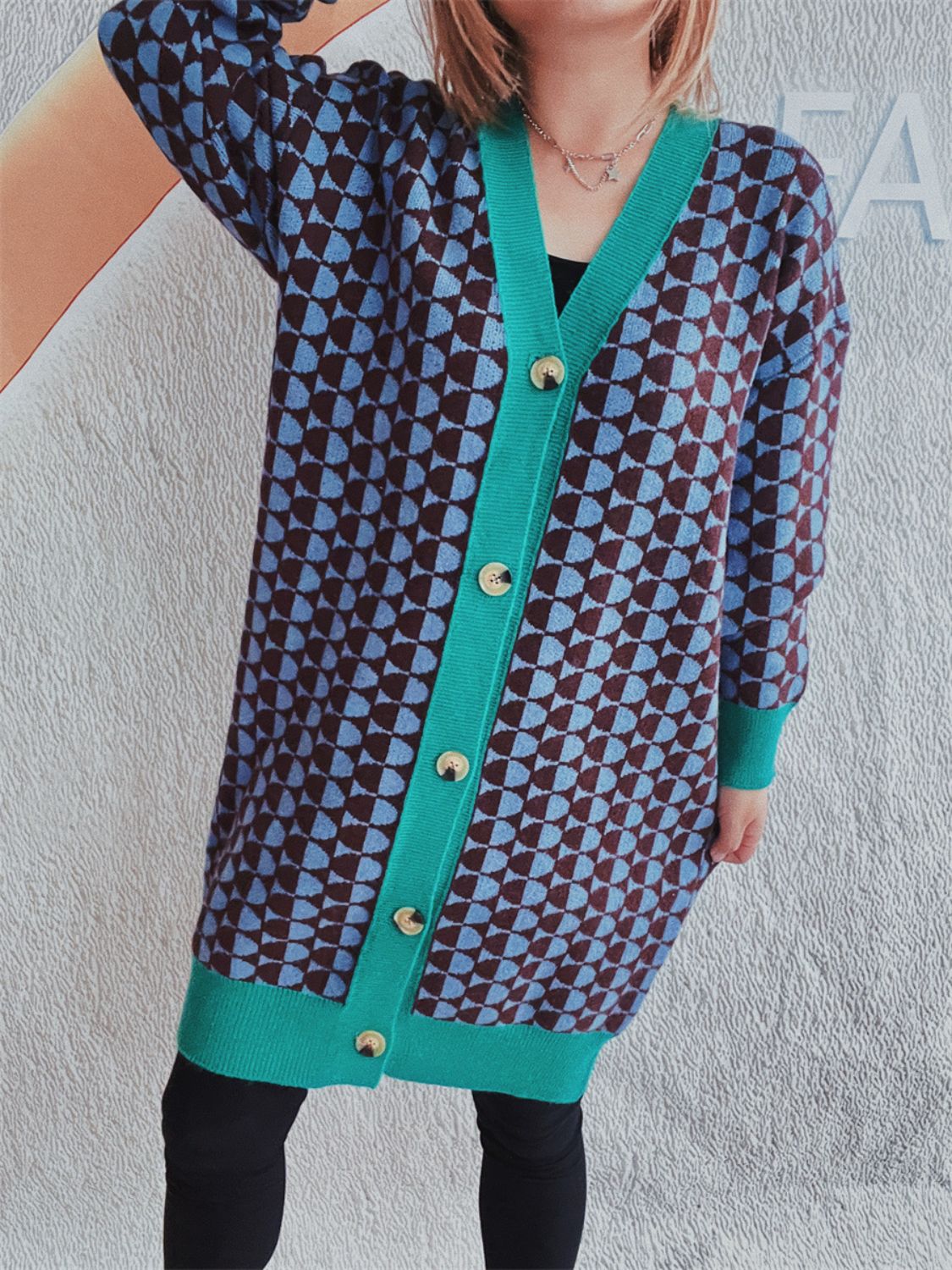 Fabiola | Geometric cardigan with buttons and contrast trim