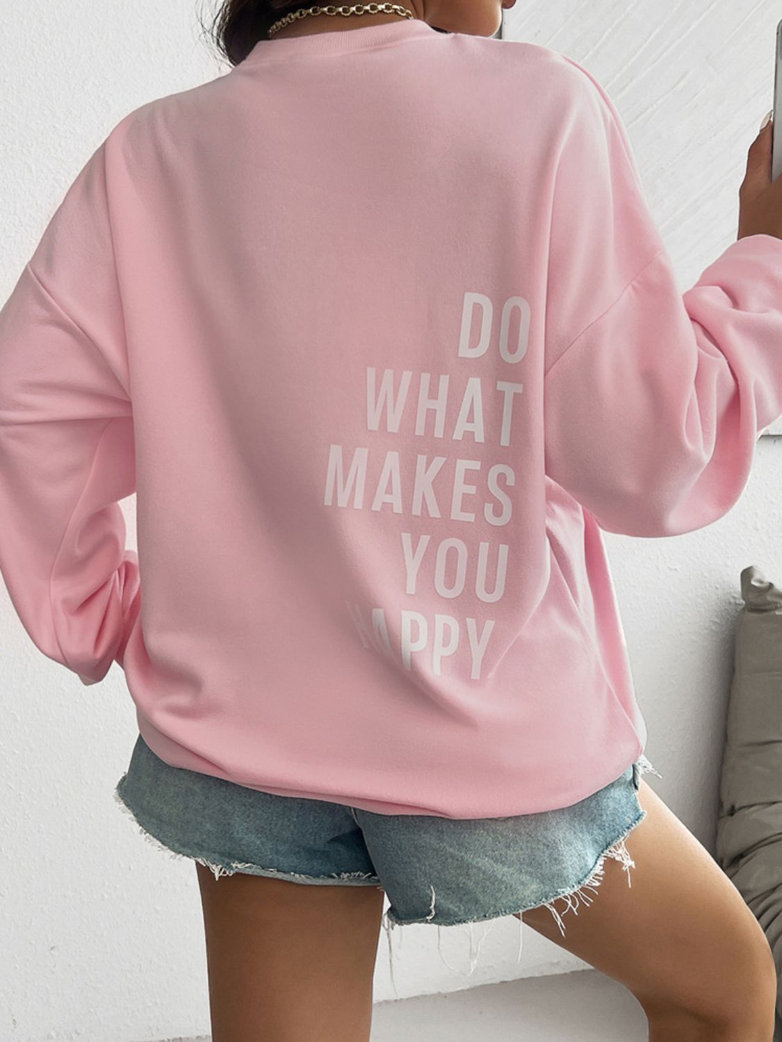 Cecilia | Long sleeve crew neck sweatshirt with letter graphic
