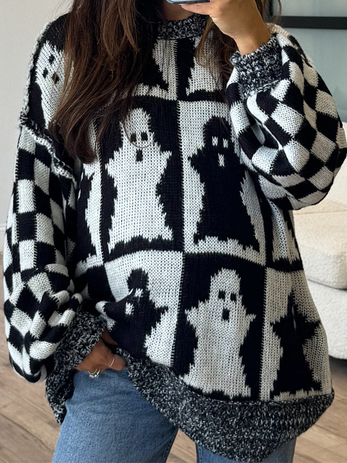 Cristina | Ghost long-sleeved sweater with low shoulders