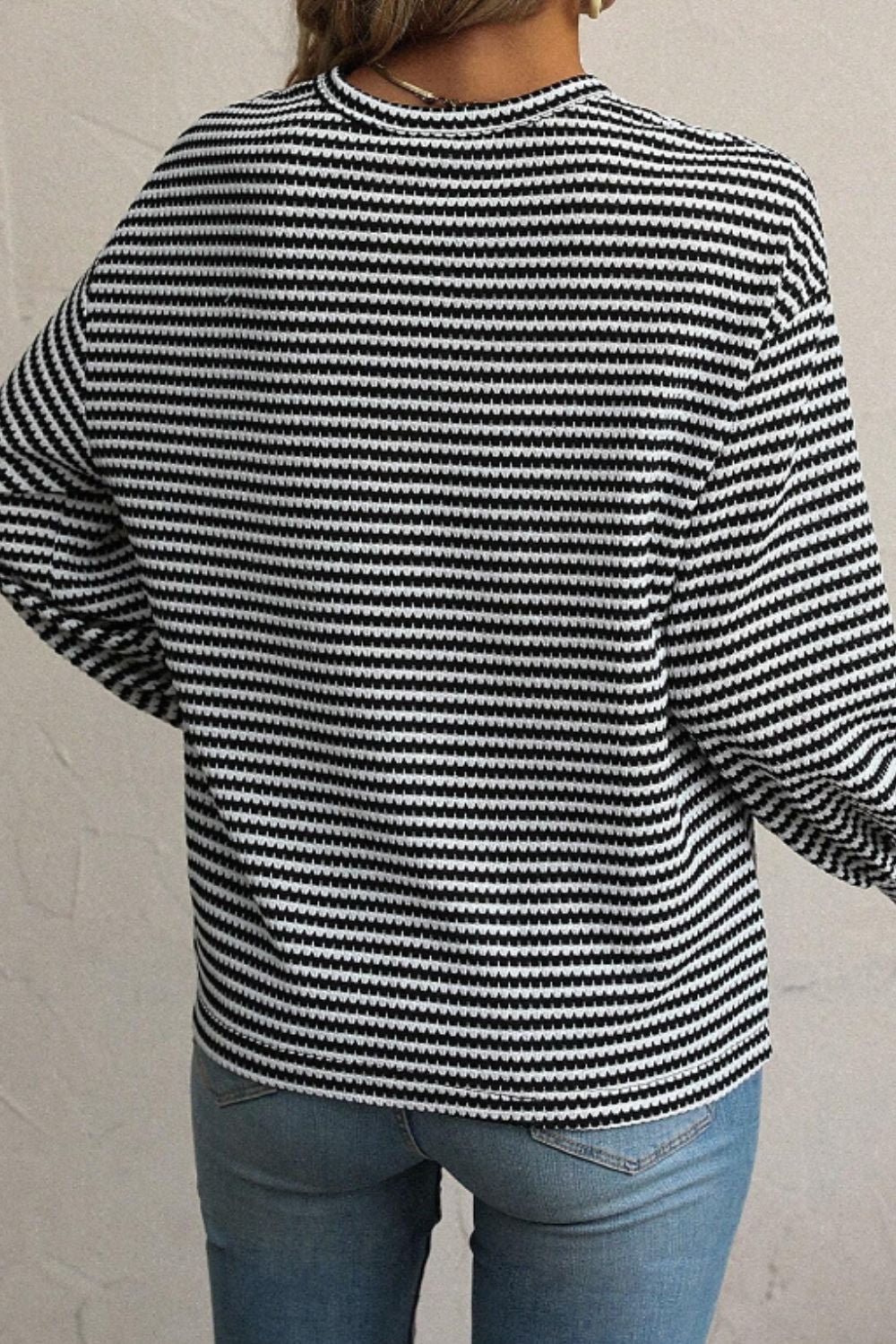 Xara | Striped, long-sleeved top with a crew neck