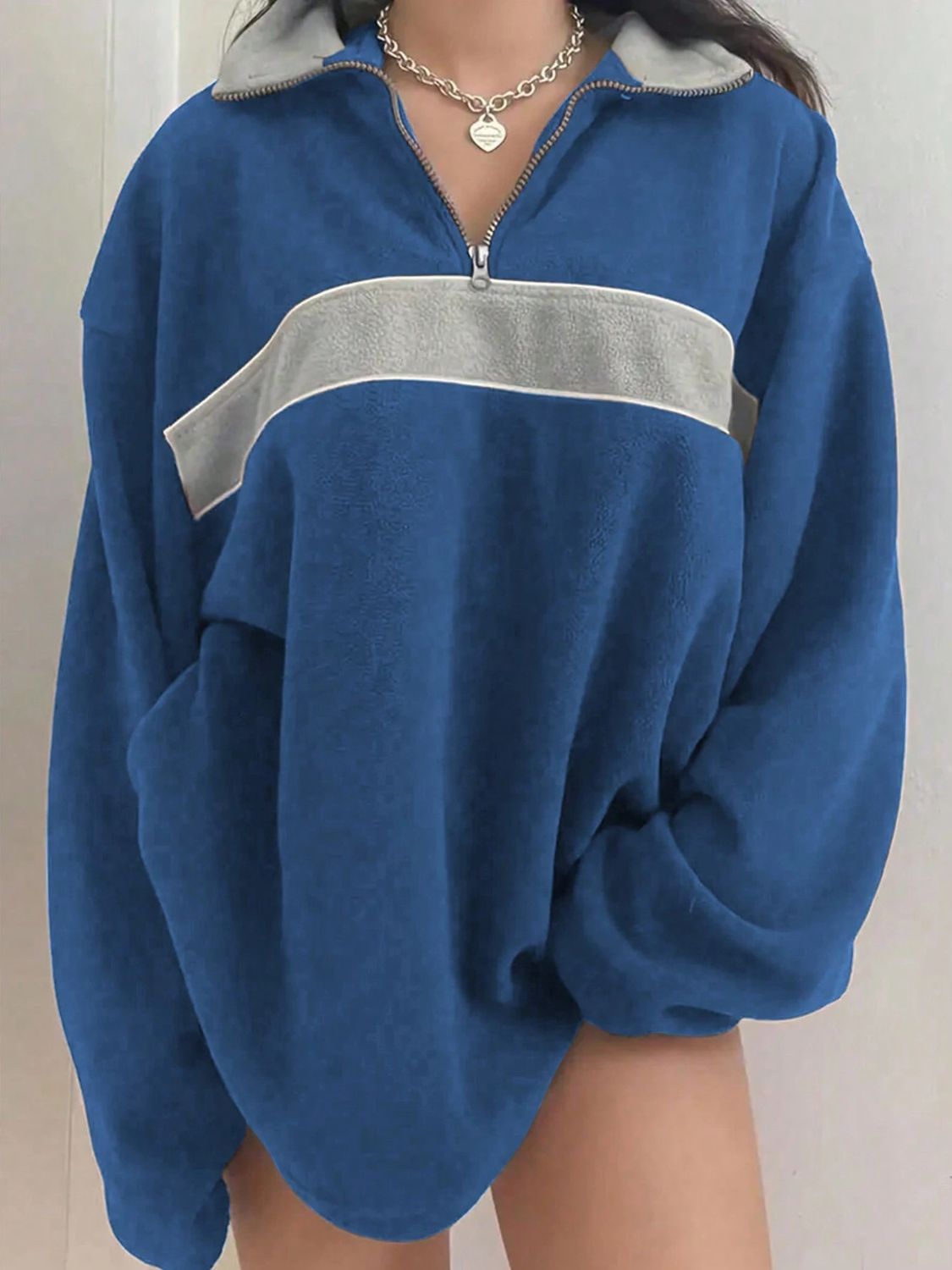 Ingrid | Contrasting long-sleeved sweatshirt with dropped shoulders