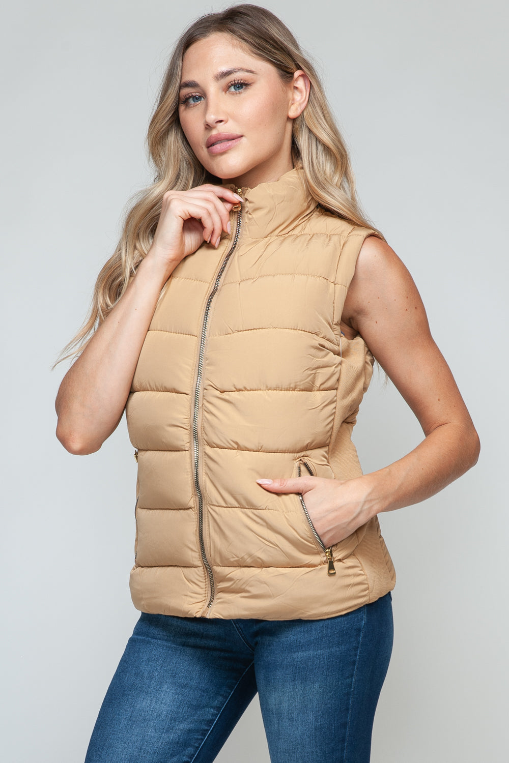 Alma | Snobbish turtleneck vest with zip and pockets