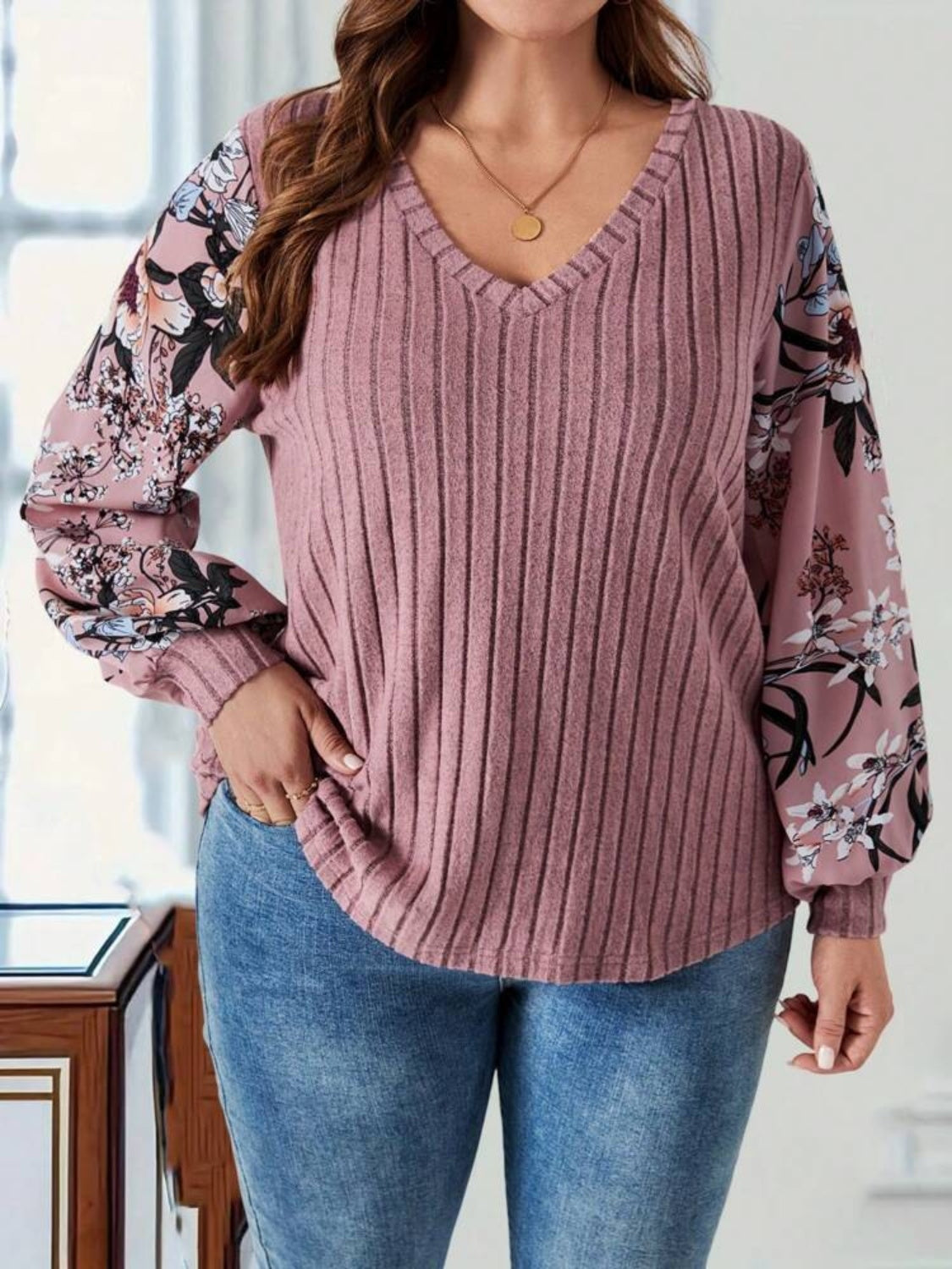 Carolin | Oversized printed long sleeve V-neck t-shirt