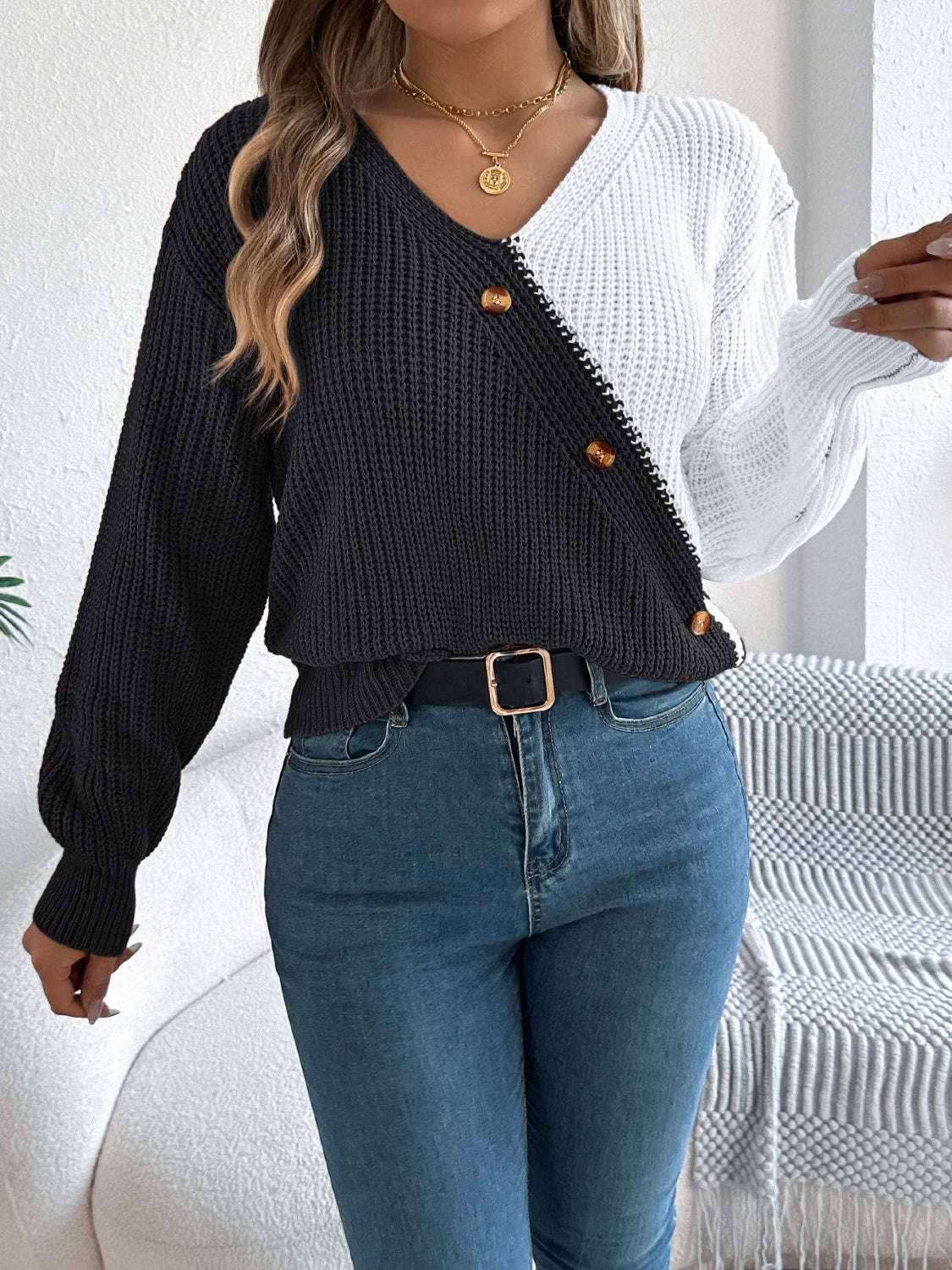 Ornella | Two-tone long-sleeved V-neck sweater
