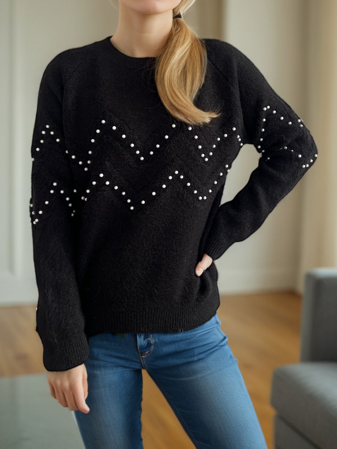 Concepcion | Round neck sweater with raglan sleeves and pearl trim