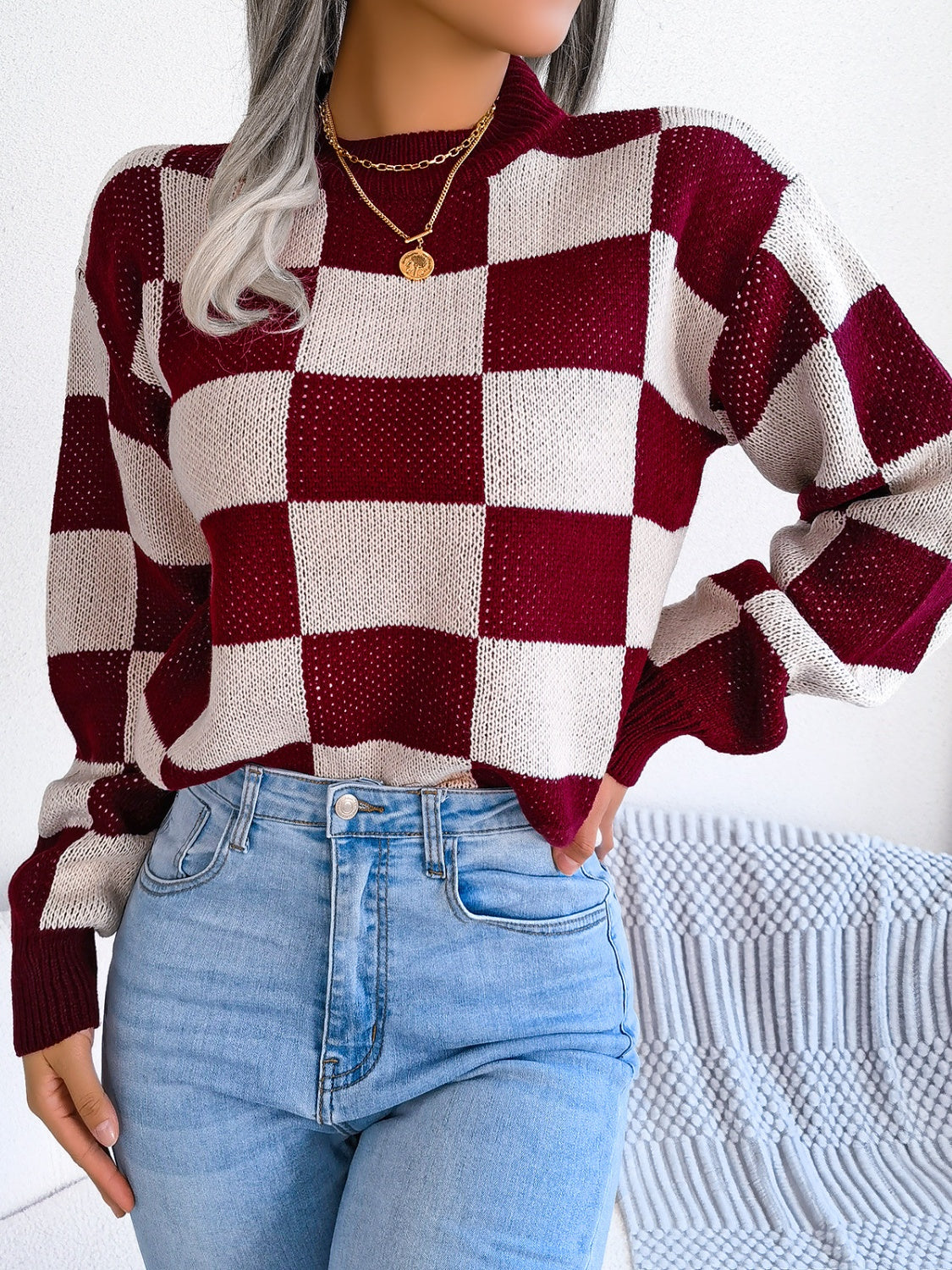 Elsa | Checked long-sleeved sweater with stand-up collar