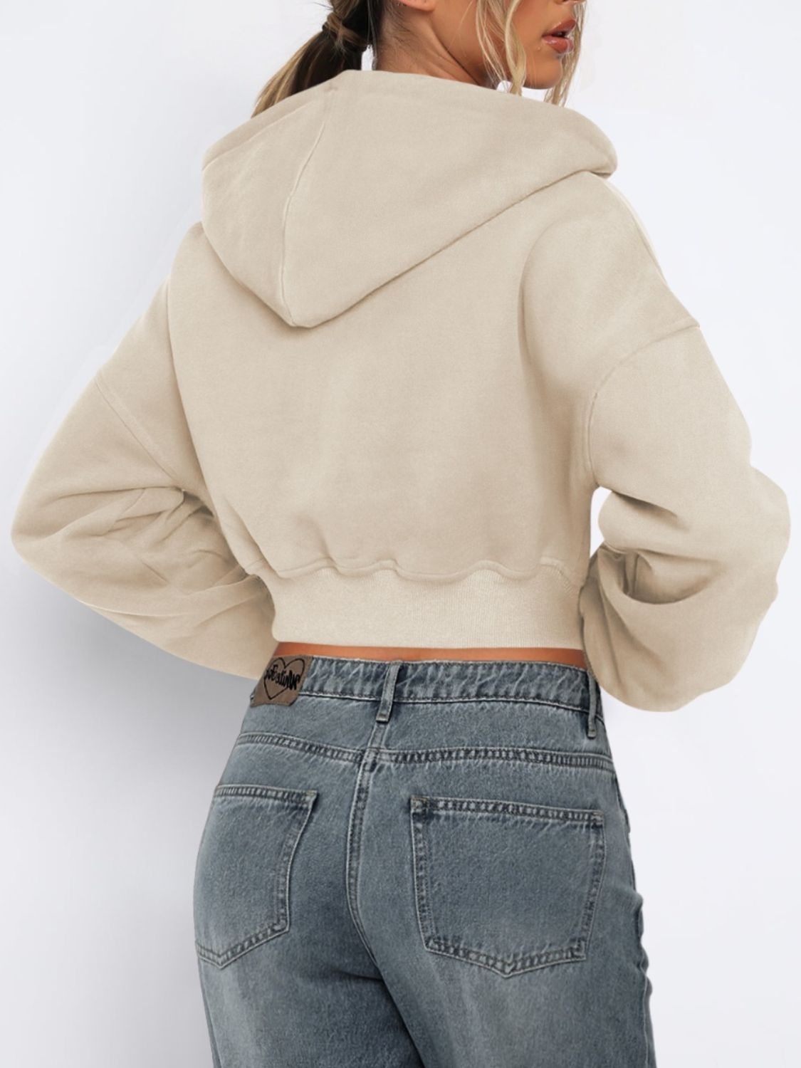 Evelyn | Cropped, long-sleeved jacket with hood and zip