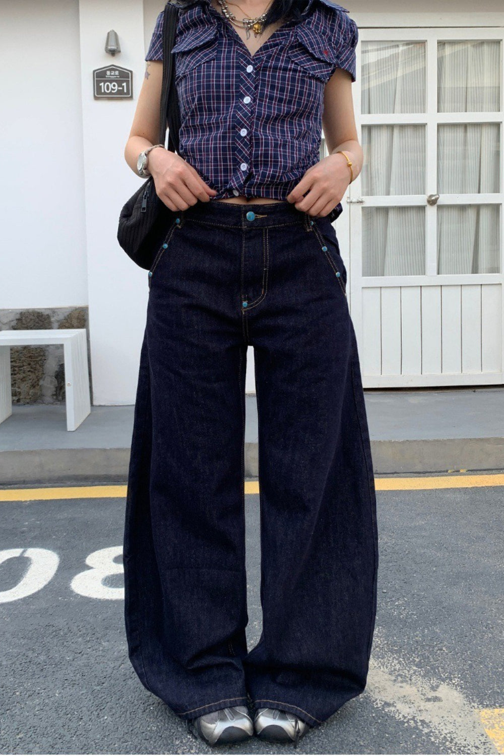 Retro Solid Diamond Accent Wide Leg Jeans